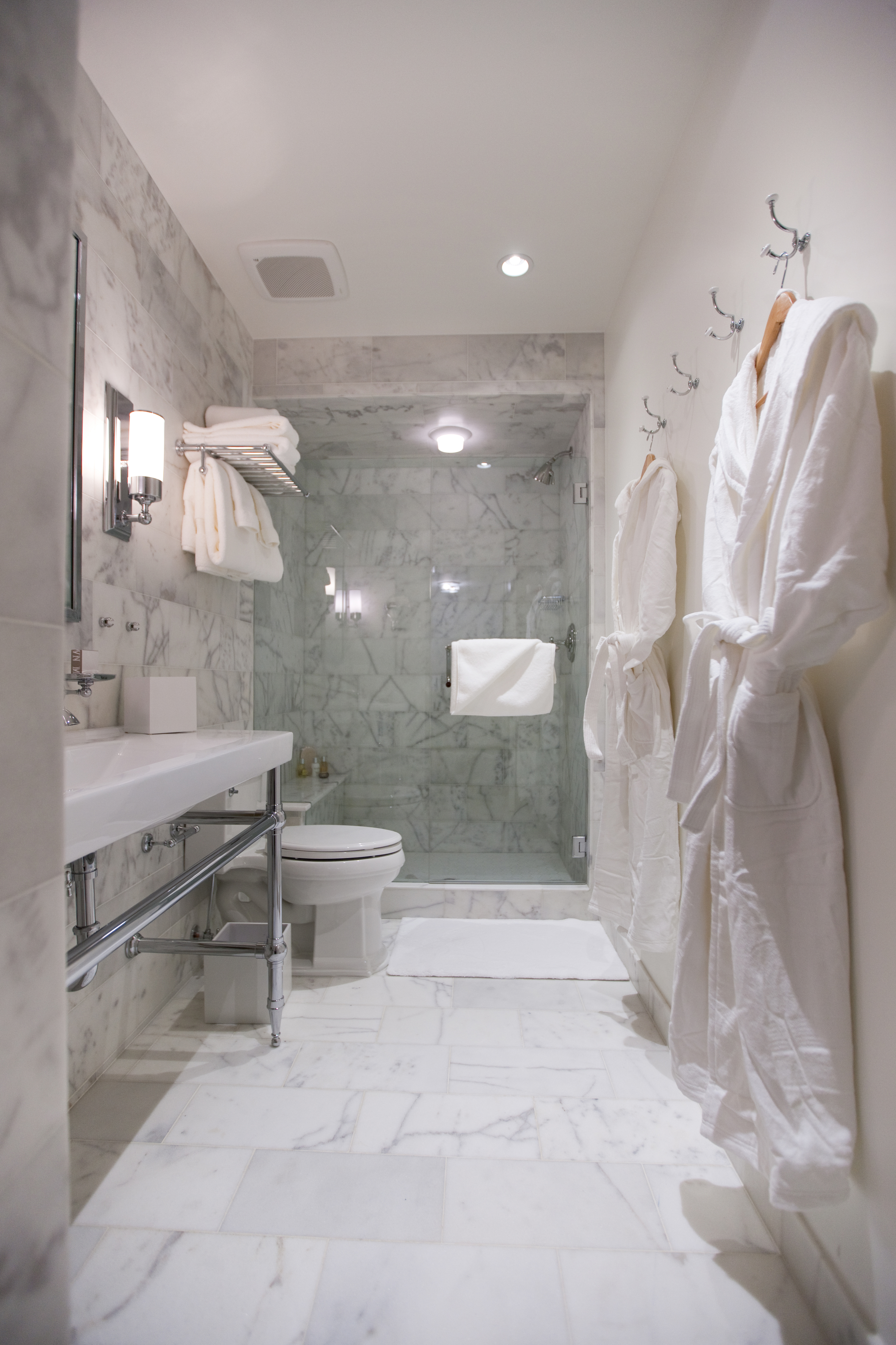 02-bathroom-vertical