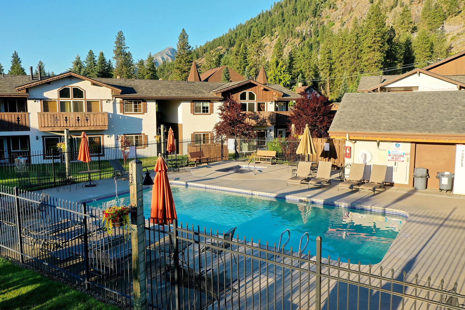 icicle-village-resort