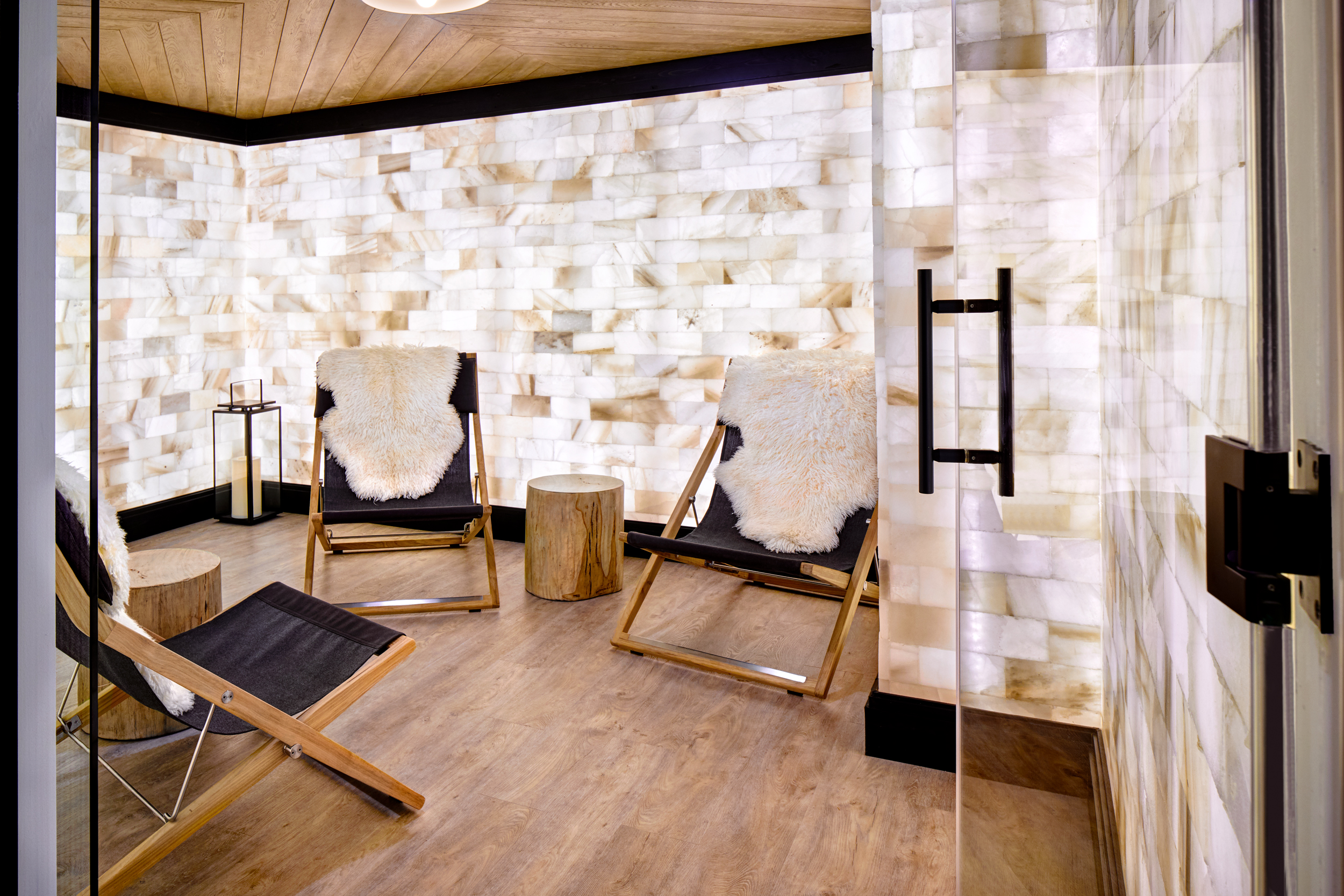 salt-therapy-lounge-at-well-being-spa