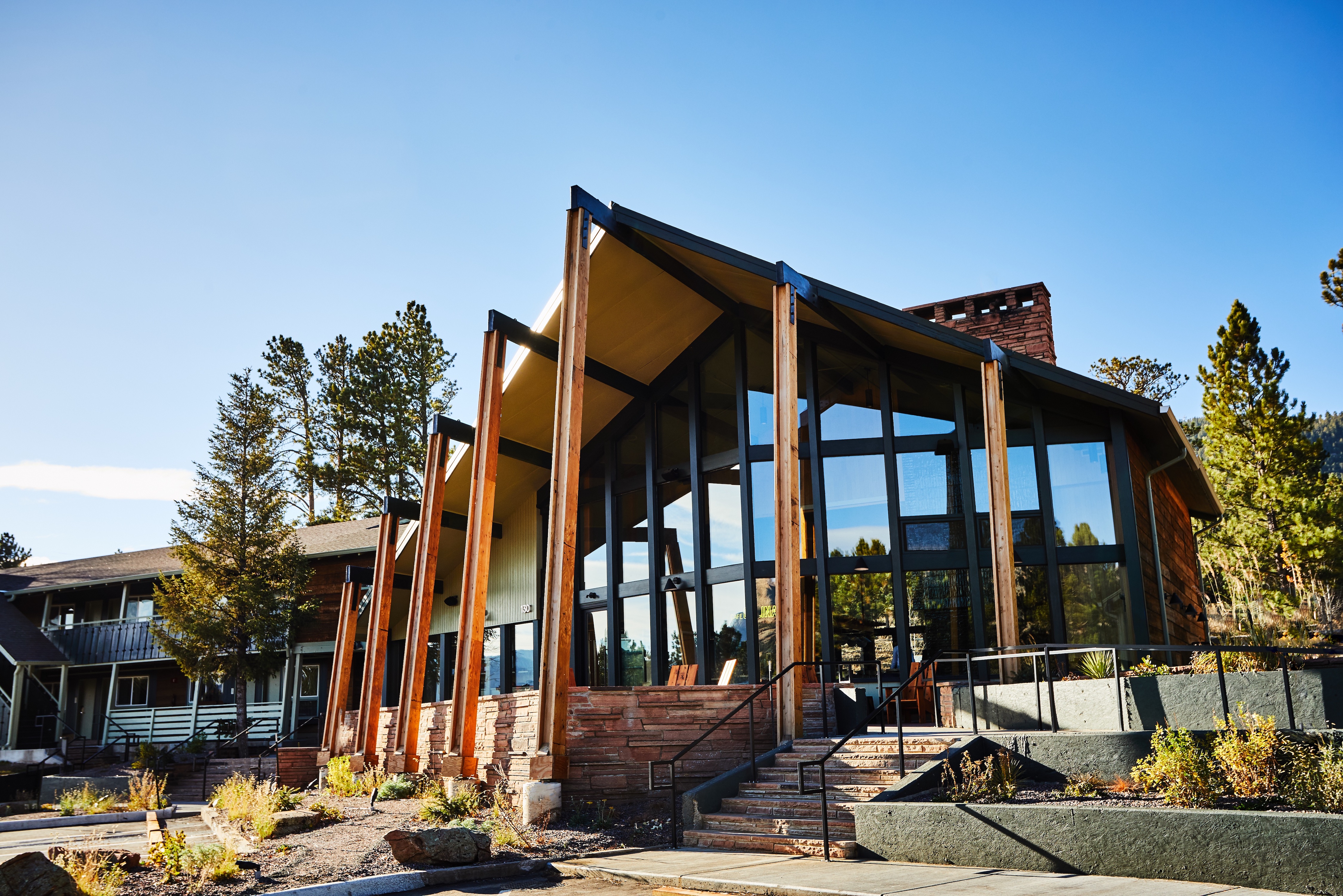 trailborn-rocky-mountains_exterior