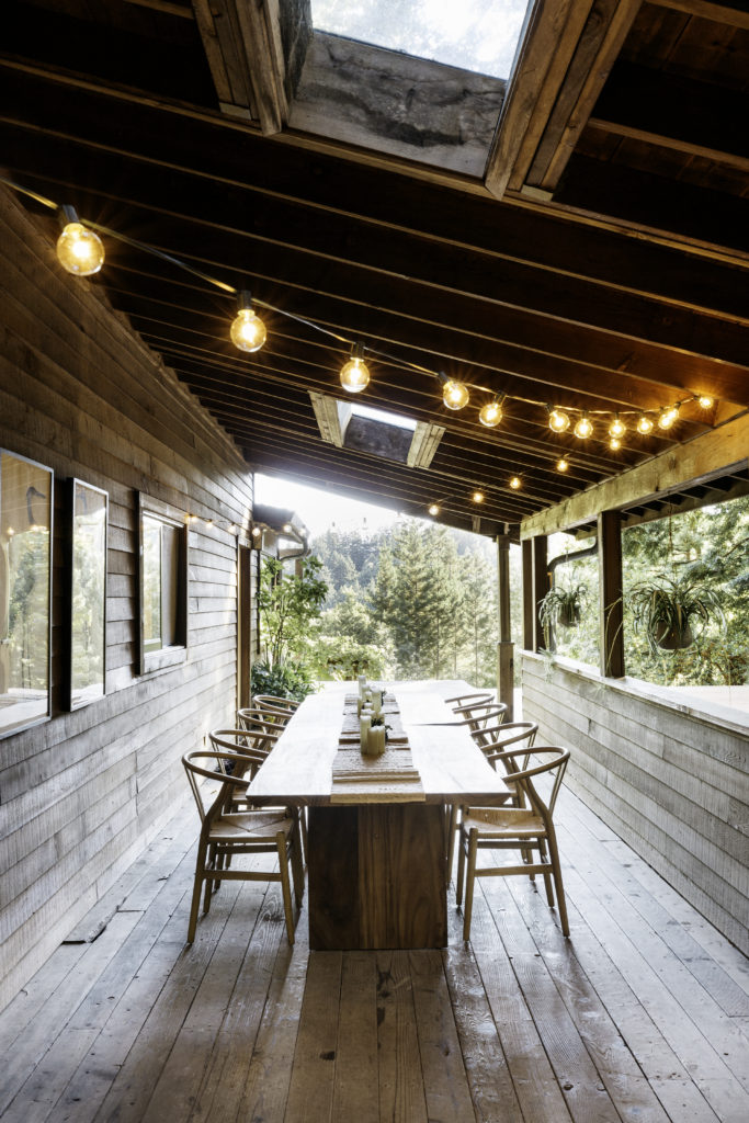 Outdoor Dining Deck