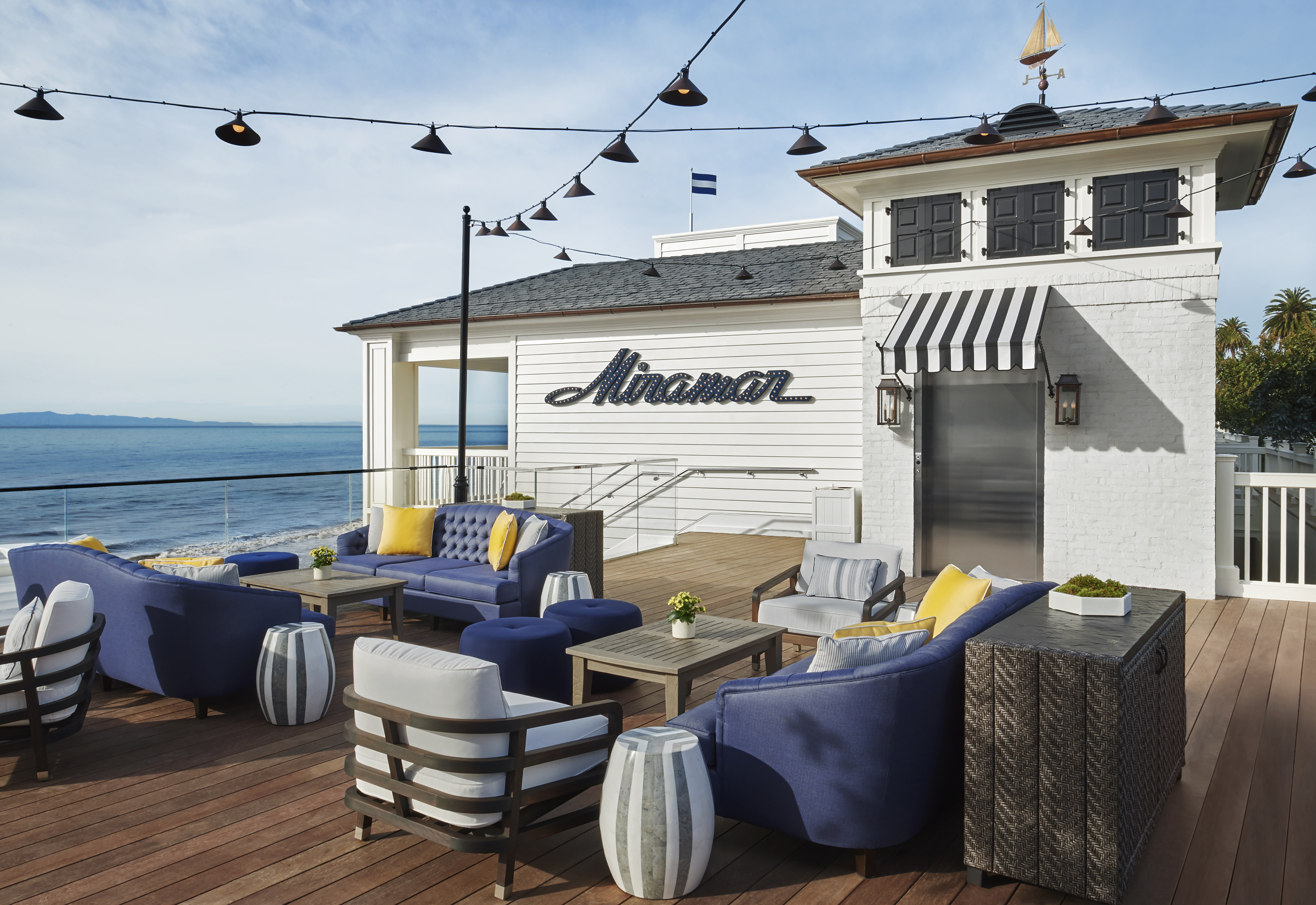 107128411-h1-miramarbeachbar