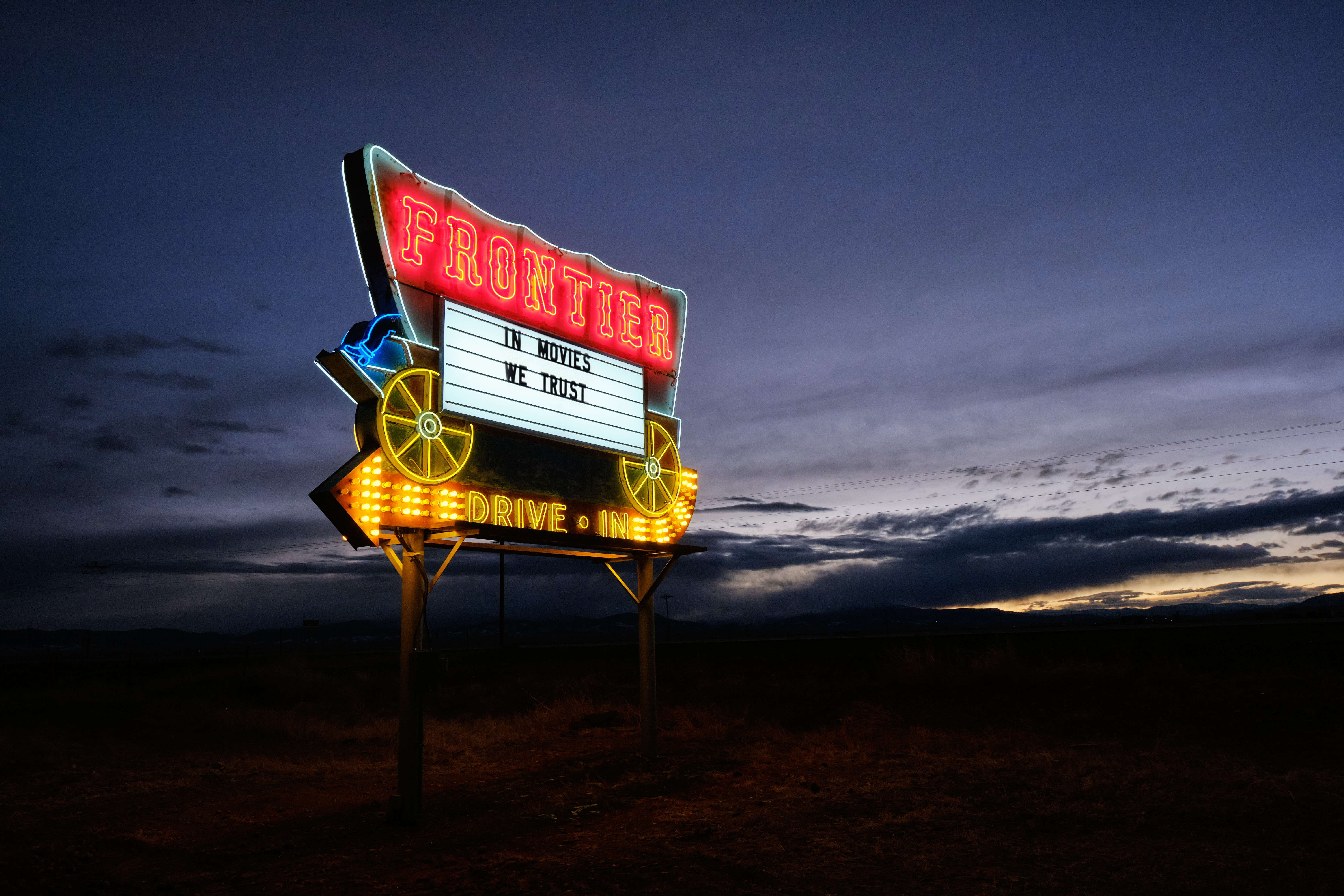 120120_thefrontier_0617-ret