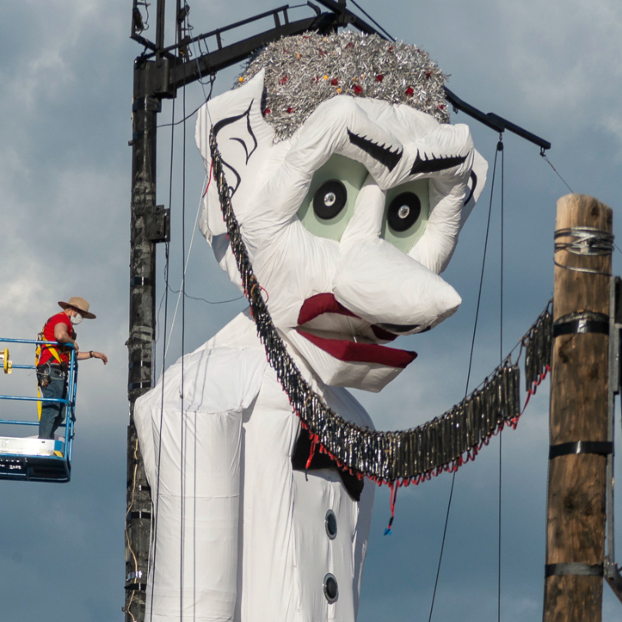 2020-kiwanis-preparing-zozobra