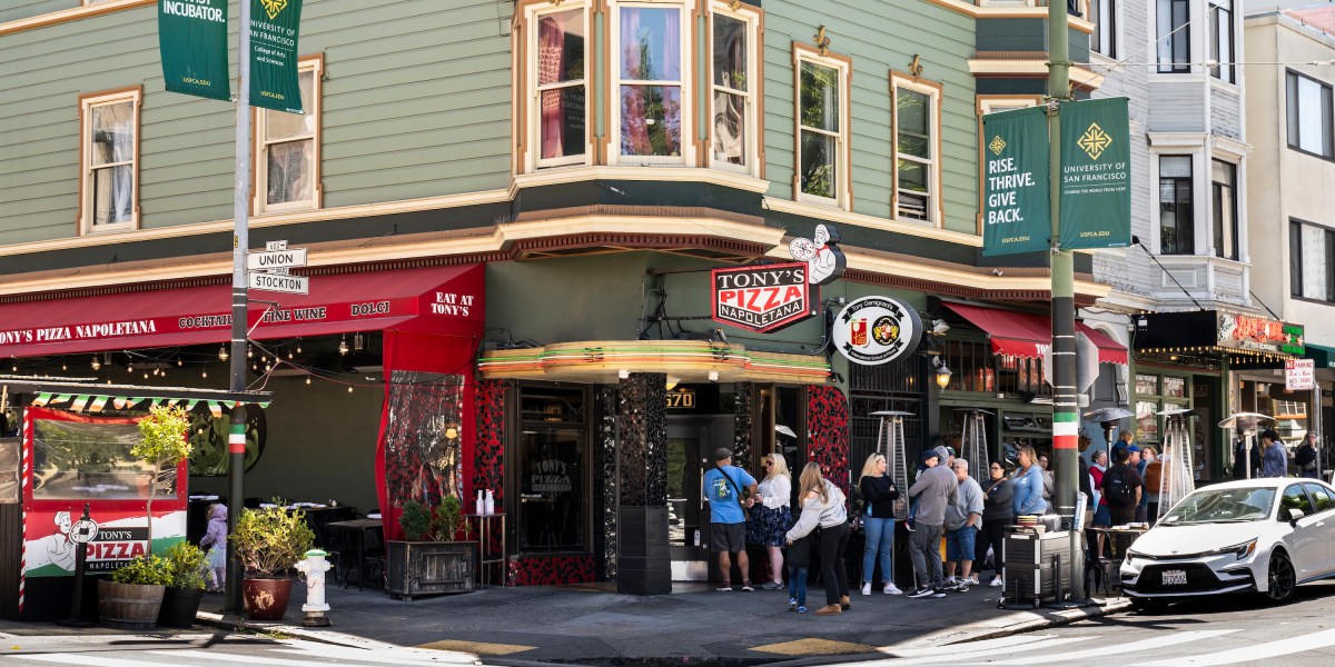 Exterior of Tony's Pizza Napoletana