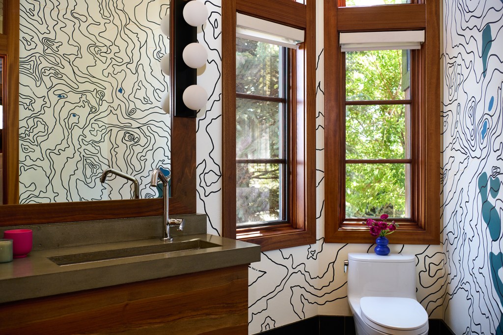 Bathroom Wallpaper Bend Oregon House by Tricorn Black