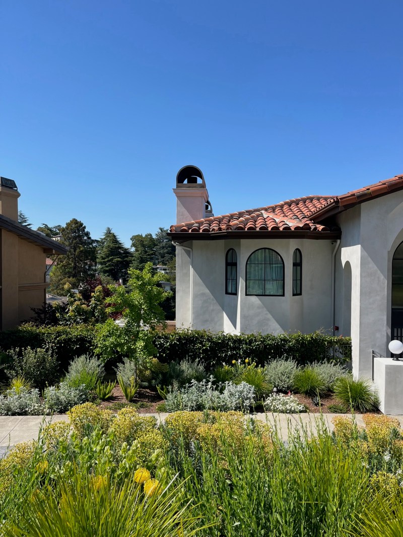 Broadway Terrace Front Garden