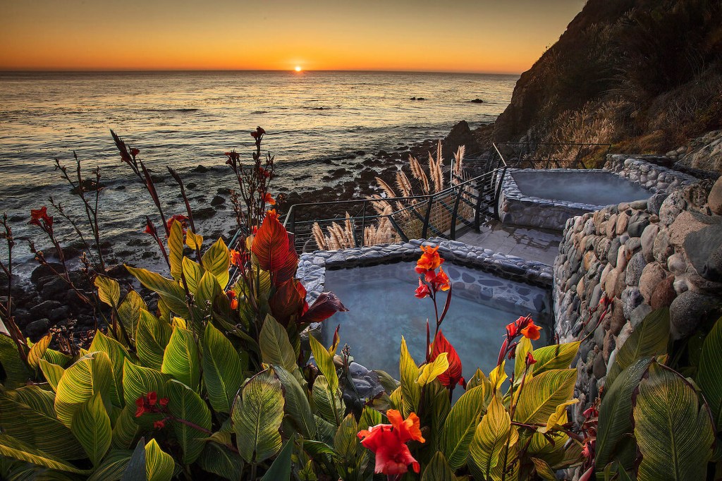How to Spend a Perfect Weekend at This Old School Big Sur Retreat