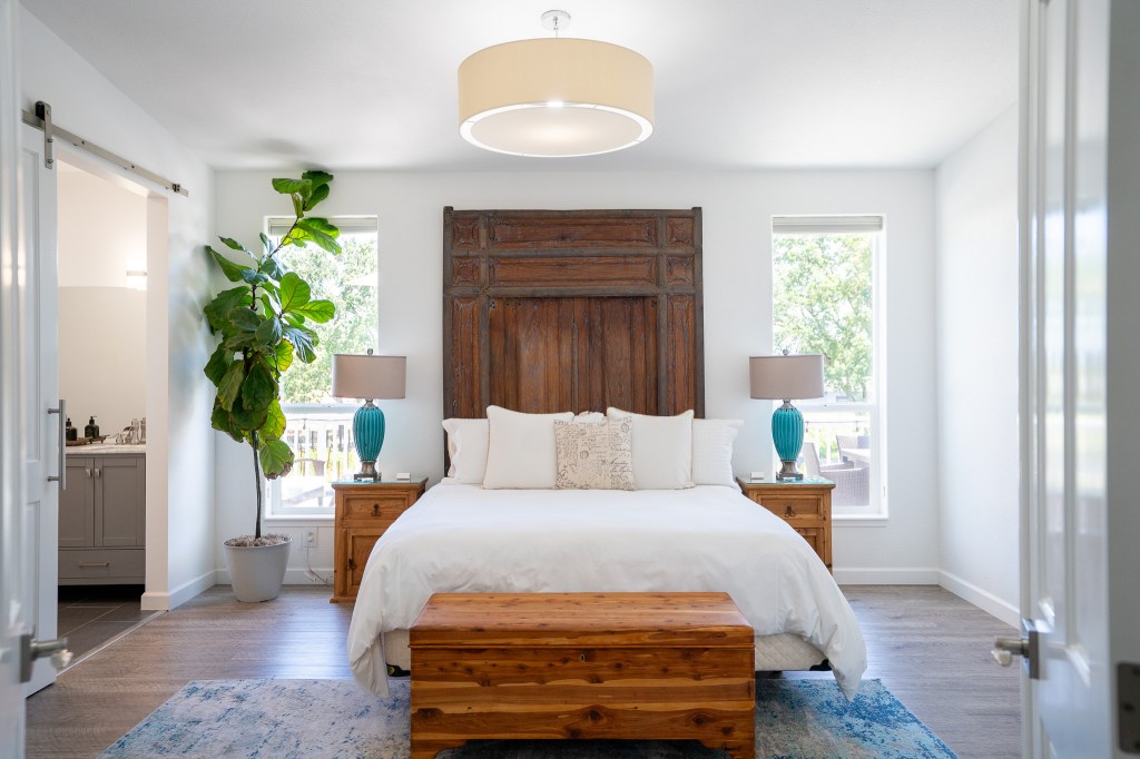 Bedroom at Bricoleur Vineyards