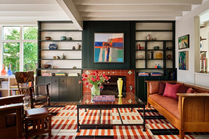 Living Room in Palo Alto House by Chantal Lamberto
