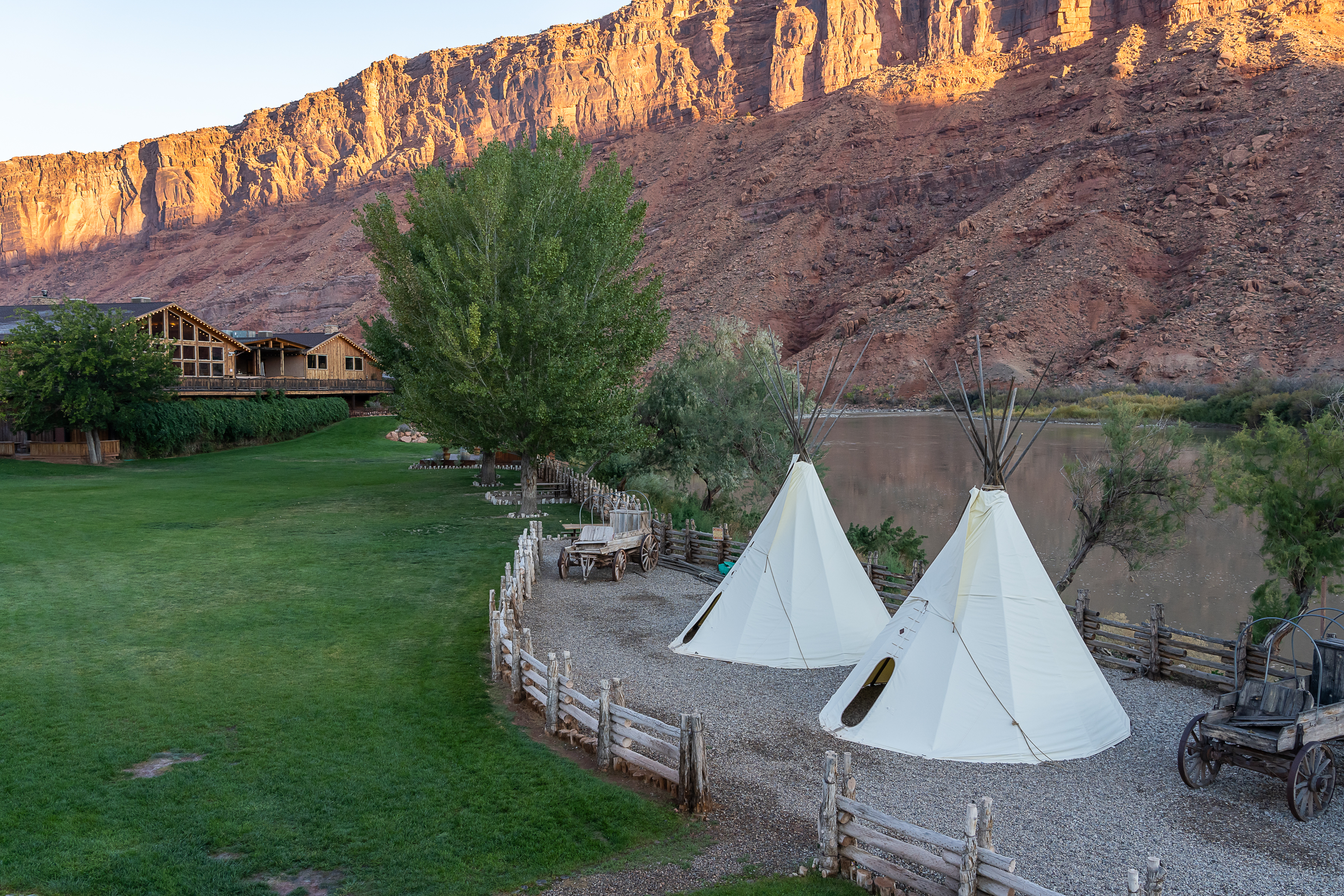 2450_lodge