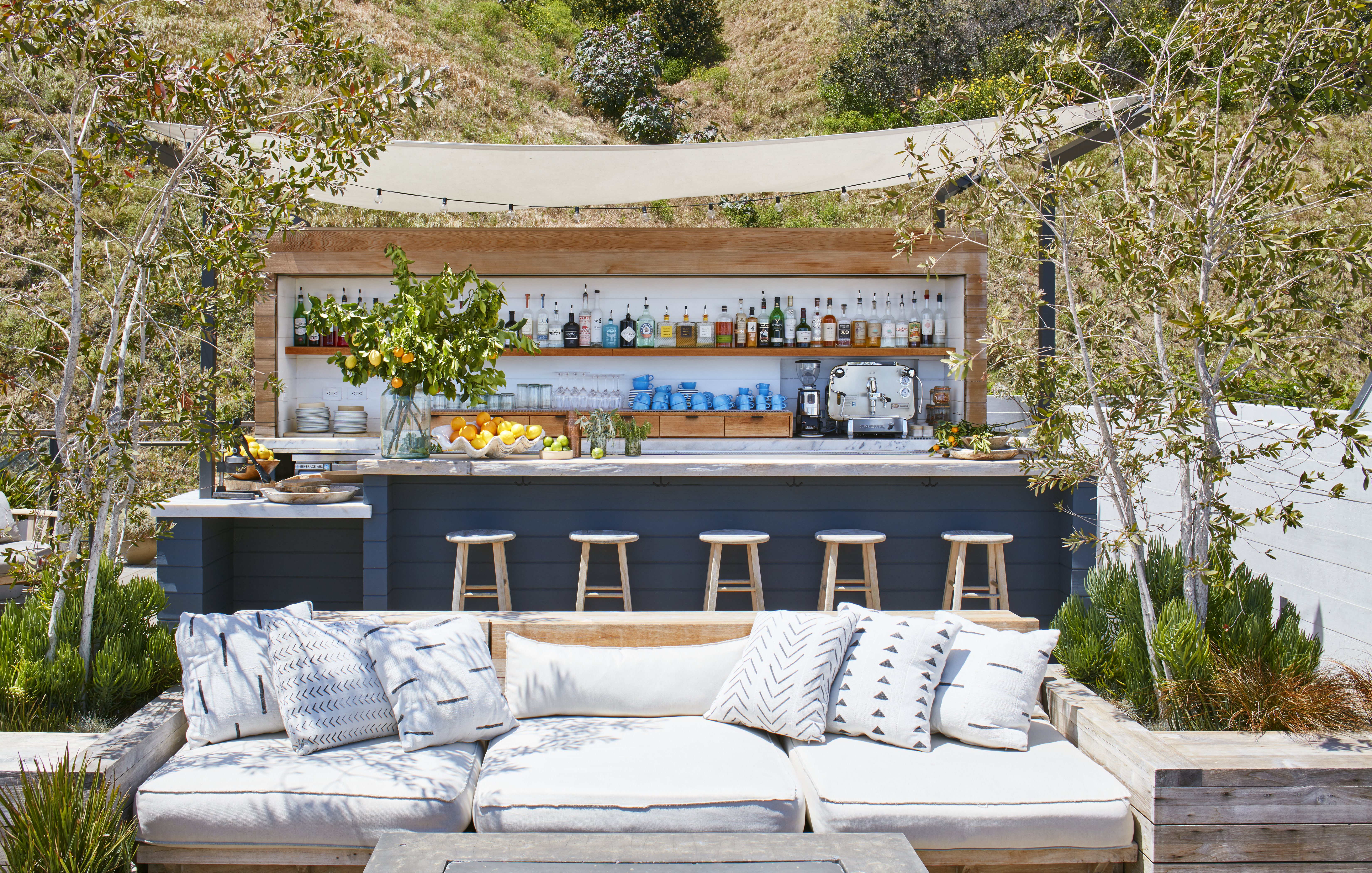 final-selects-of-surfrider-hotel-in-malibu-lawren-howell-stylist