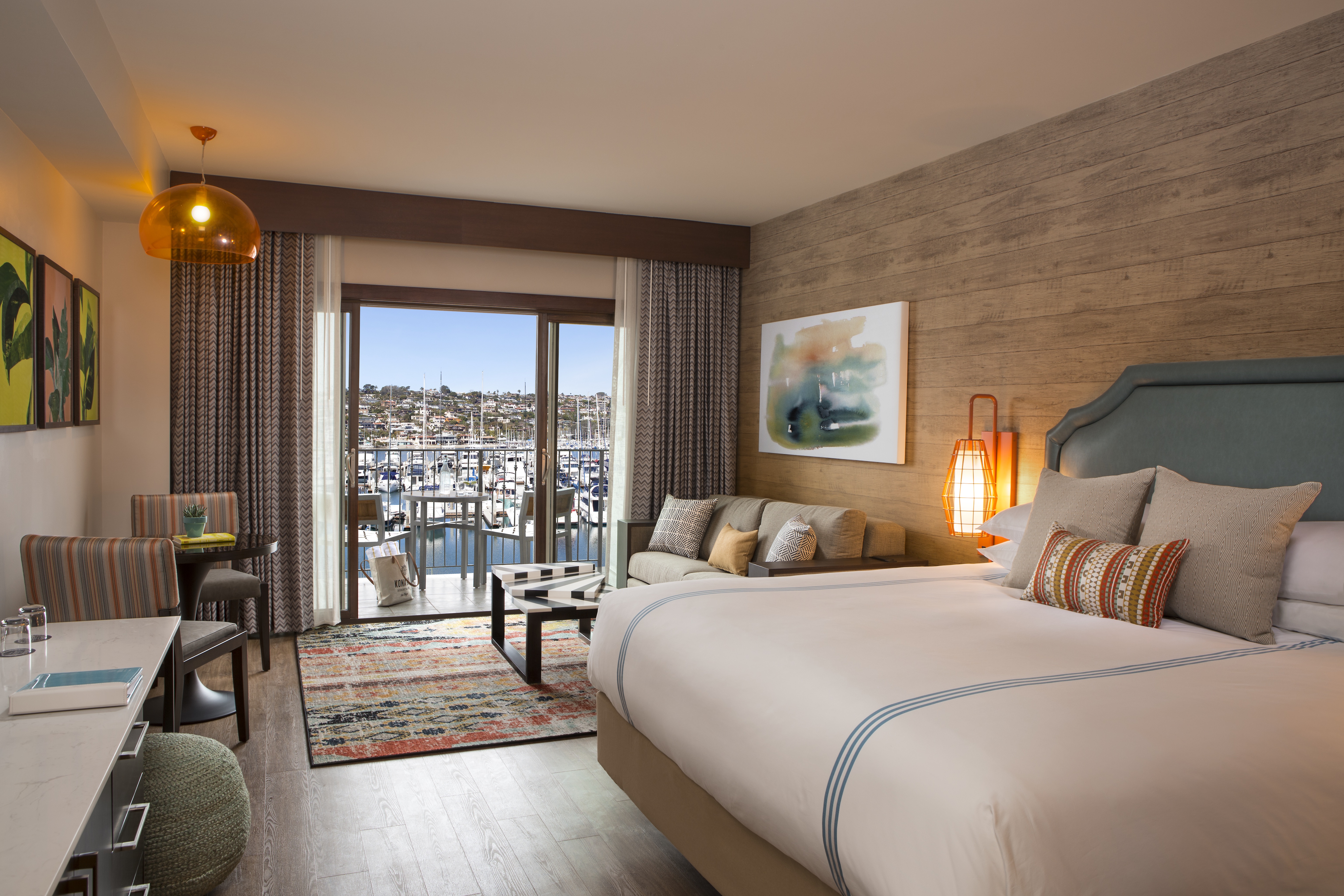 276-king-guestroom-2