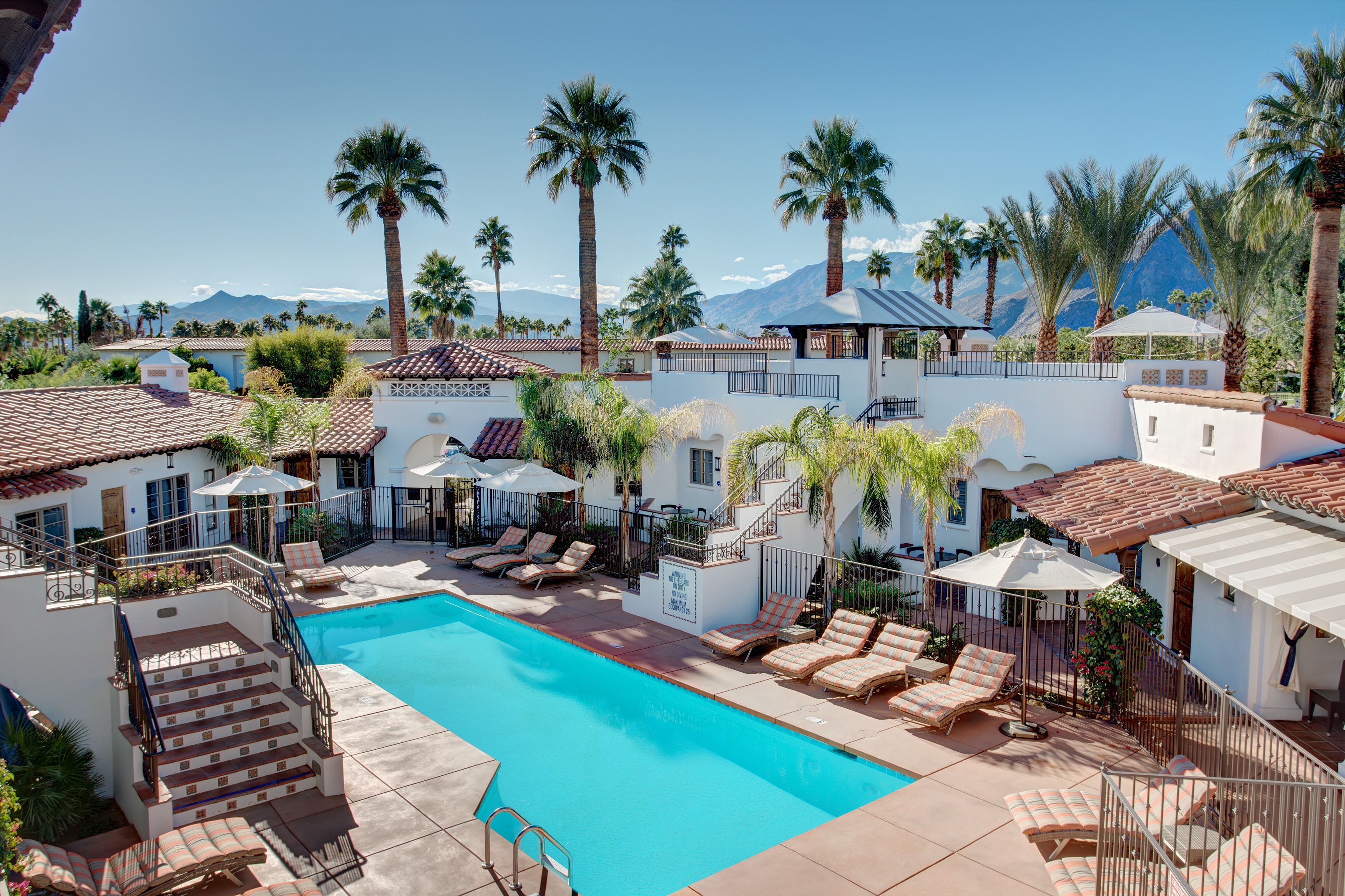 triada-palm-springs-pool