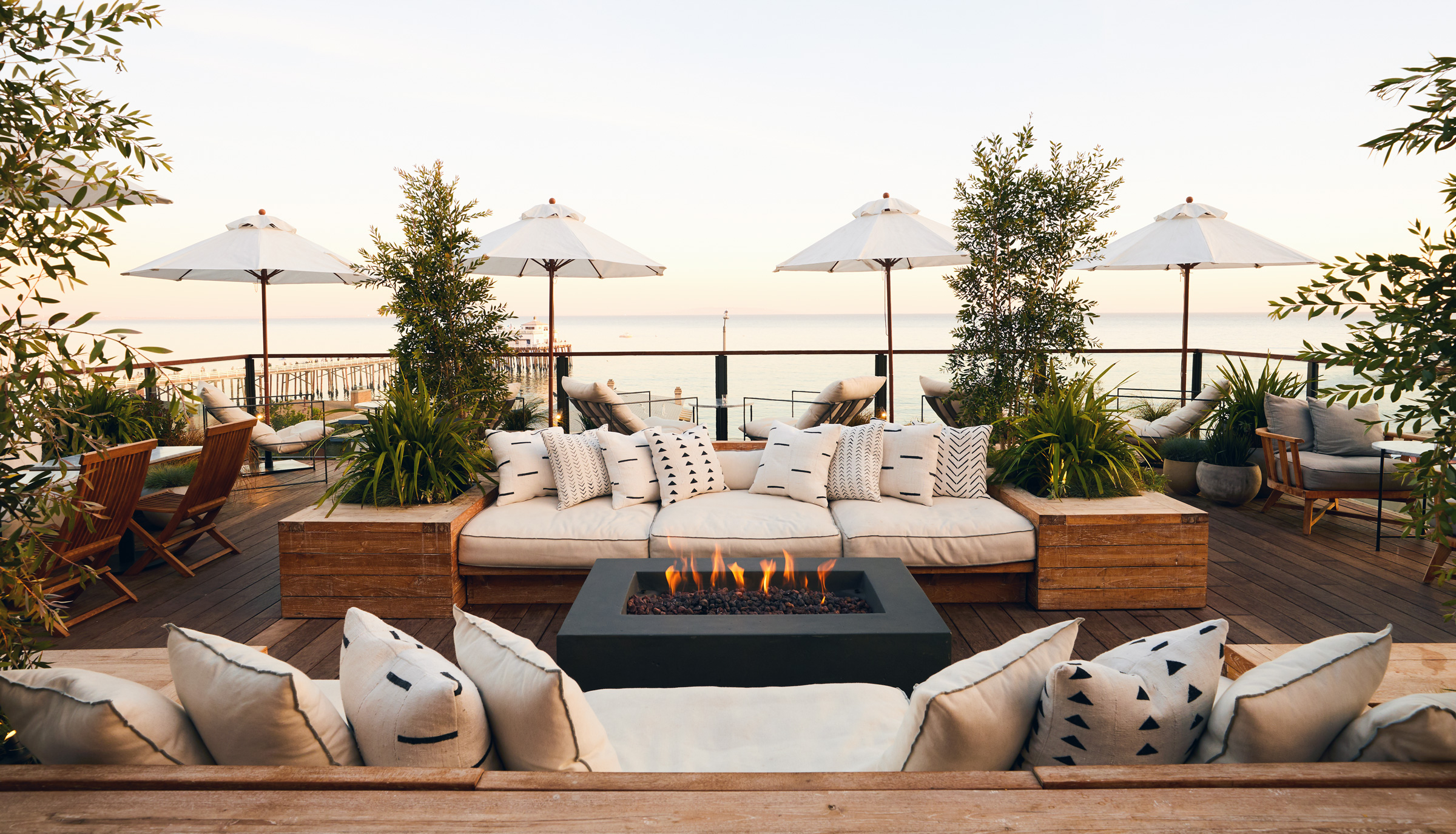38-surfrider_roofdeck_014_web-1