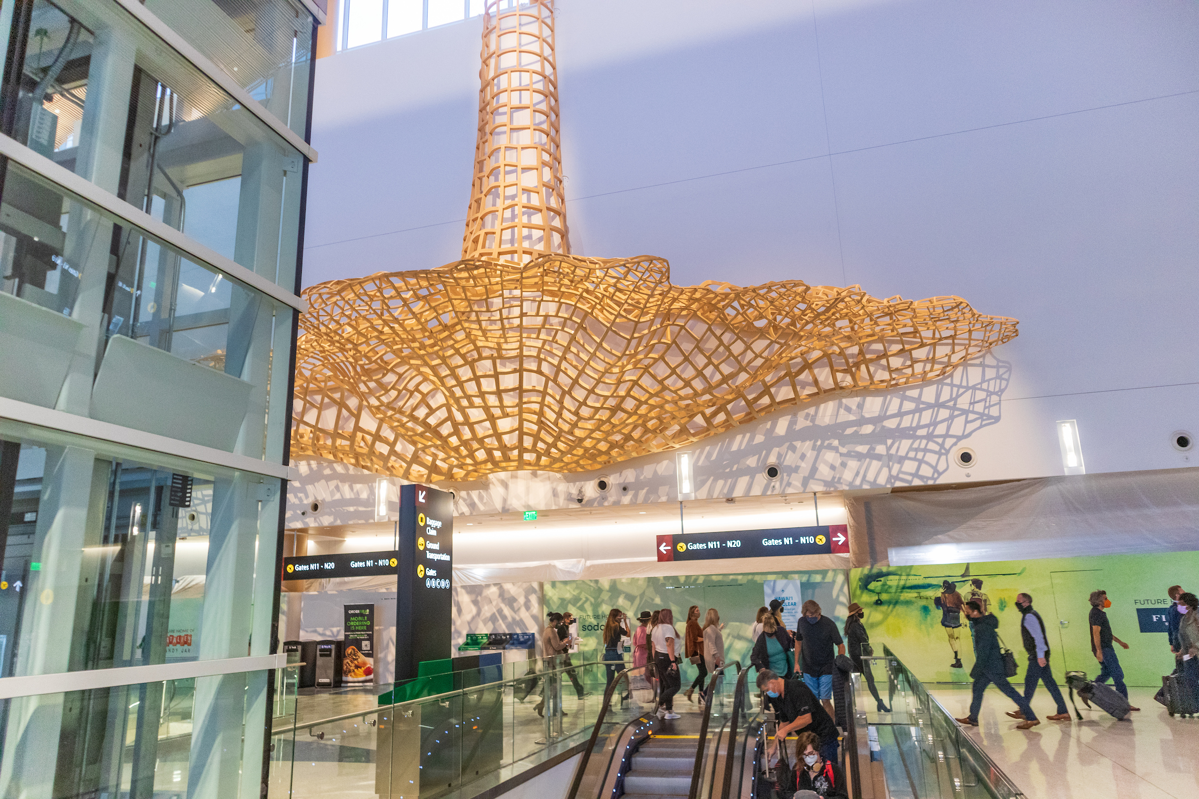 art-at-n-concourse-pays-homage-to-pacific-northwest