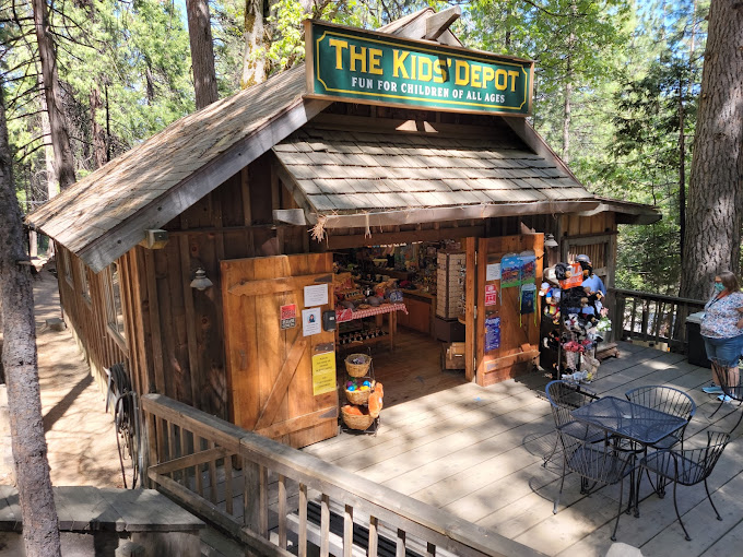 yosemite-mountain-sugar-pine-railroad-the-kids-depot
