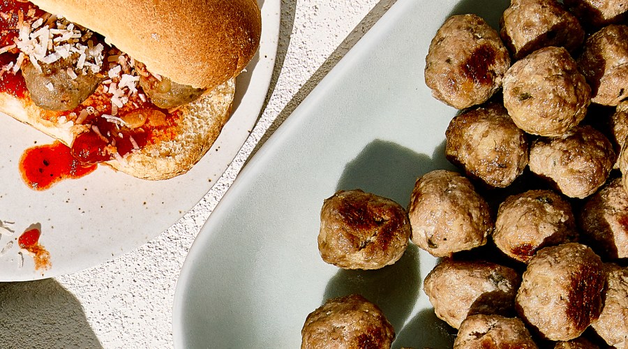mini-meatballs-with-tomato-sauce