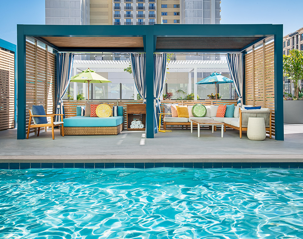 margaritaville-hotel-san-diego-gaslamp-quarter-pool-deck