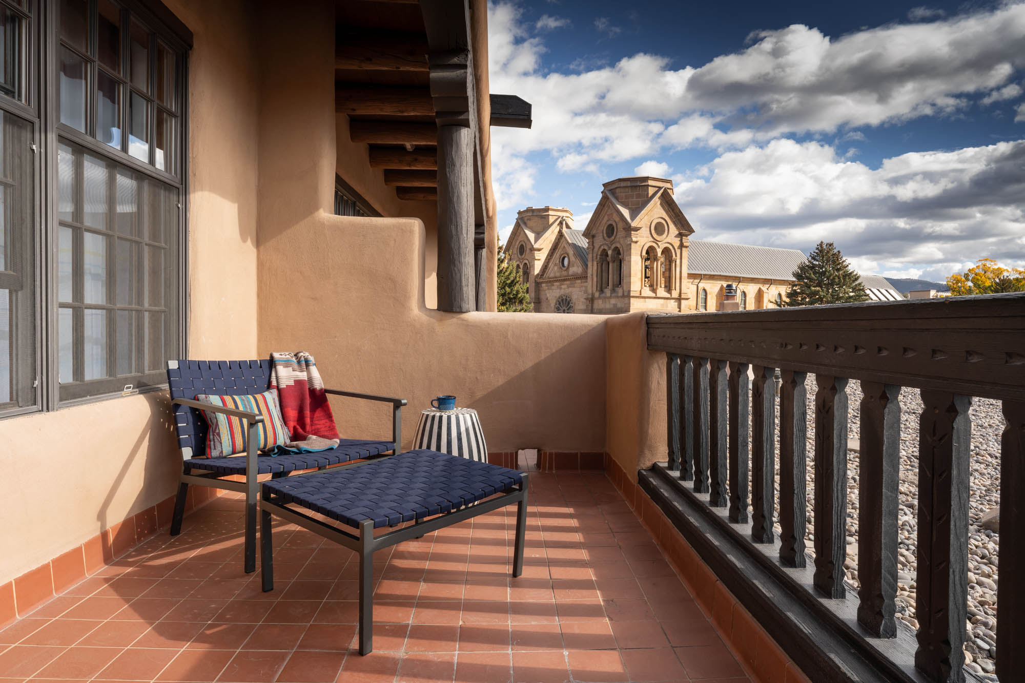 the-terrace-inn-patio
