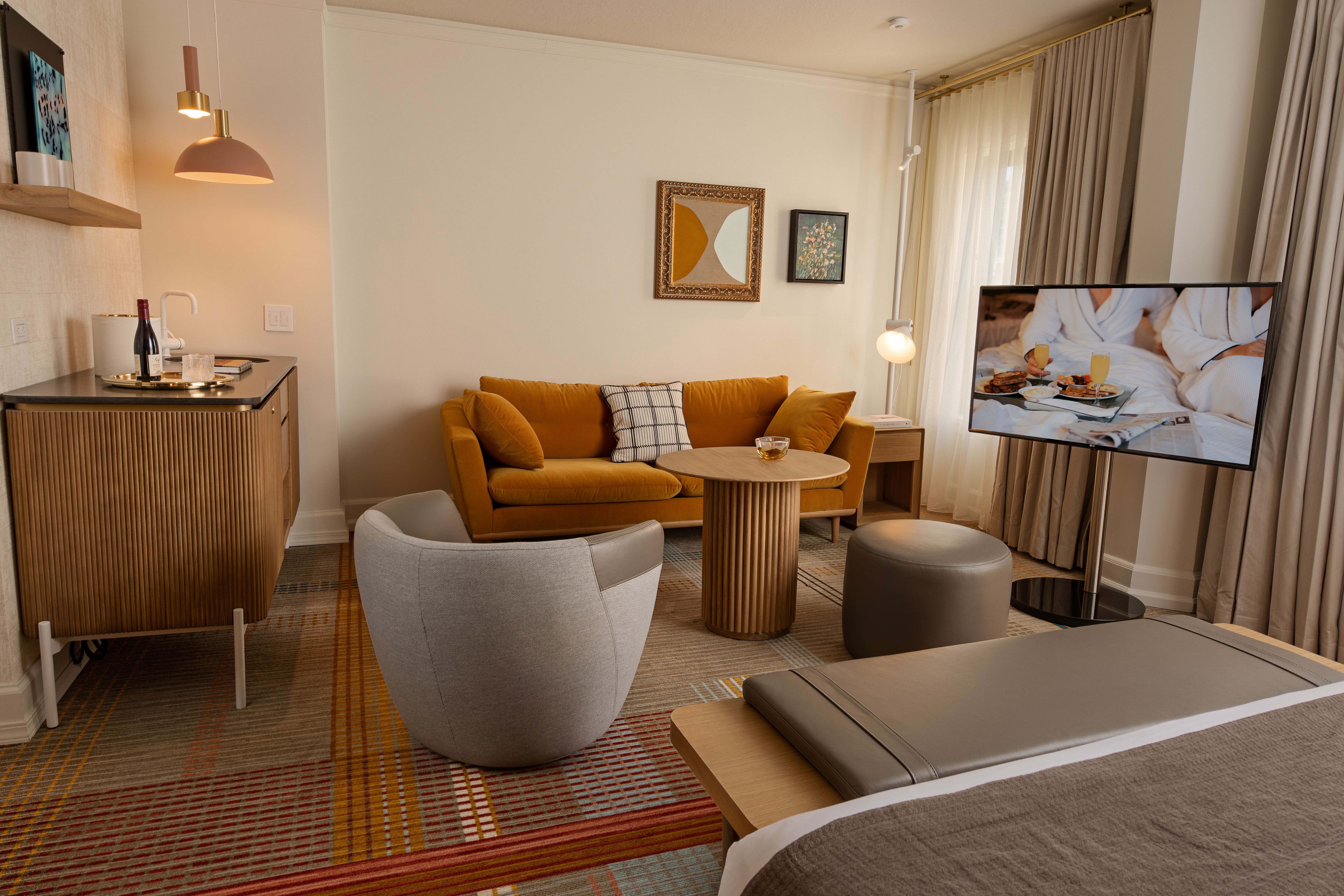 hotel-andra-deluxe-king-room