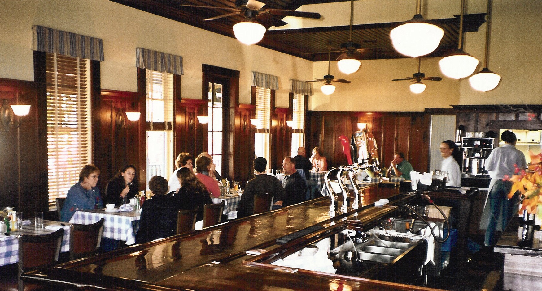 8-blue-wing-interior