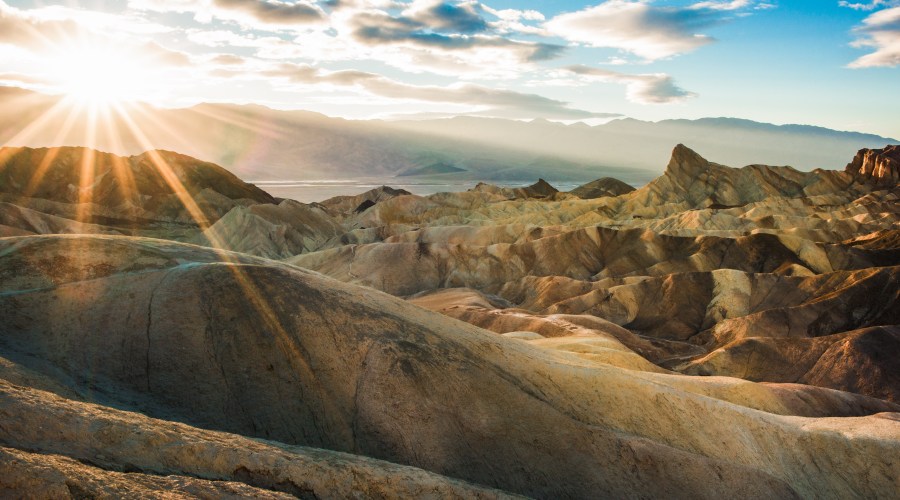 other-worldly-landscapes-in-death-valley-national-park-ca-and-nv