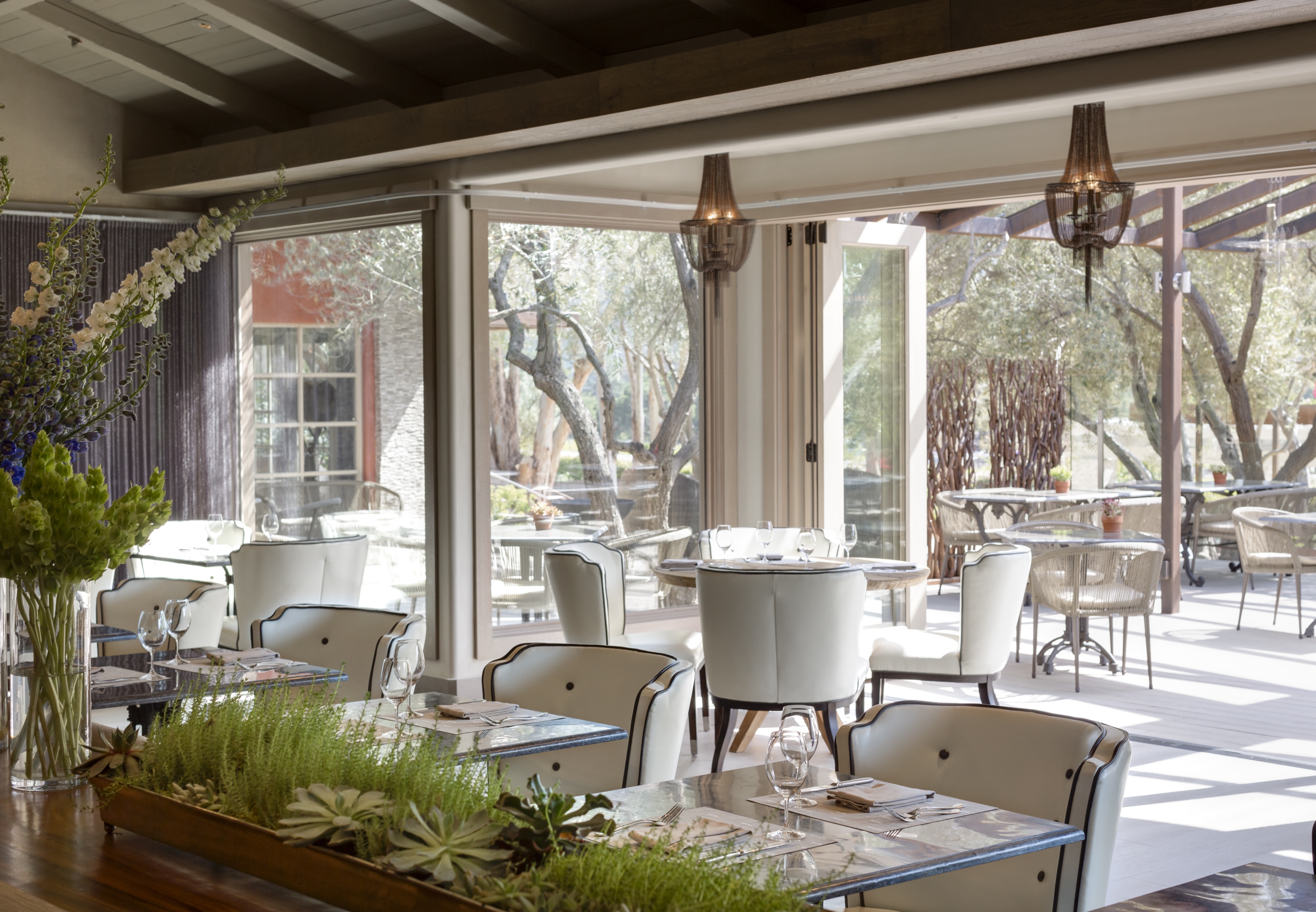 lucia-restaurant-bar