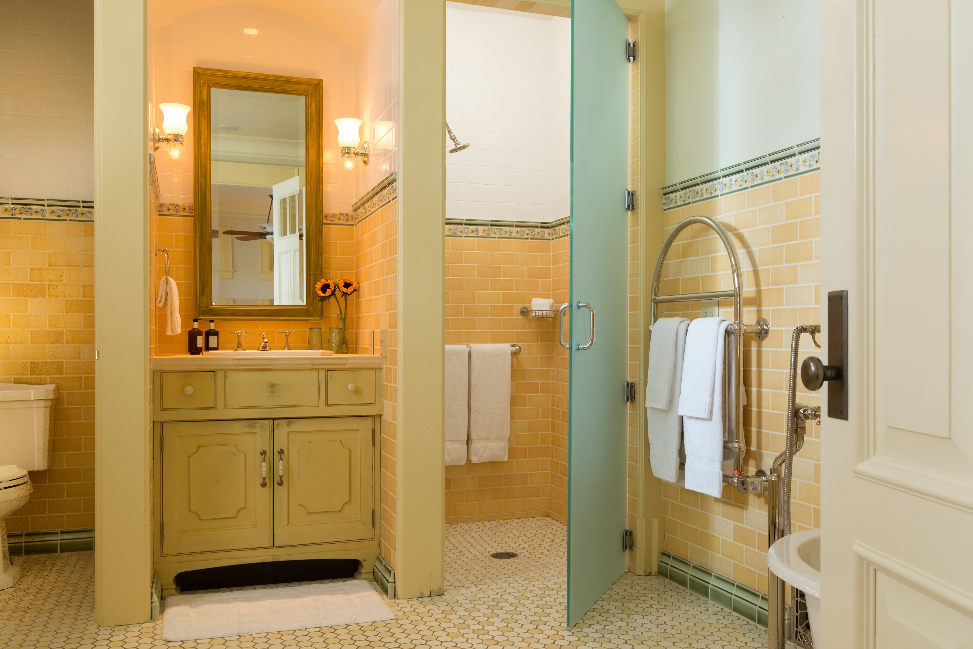 each-cottage-or-suite-is-equipped-with-a-luxurious-bath