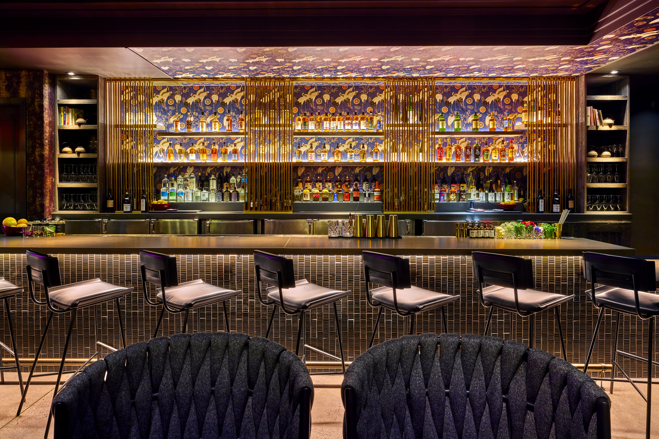 bar-seating-at-kembara