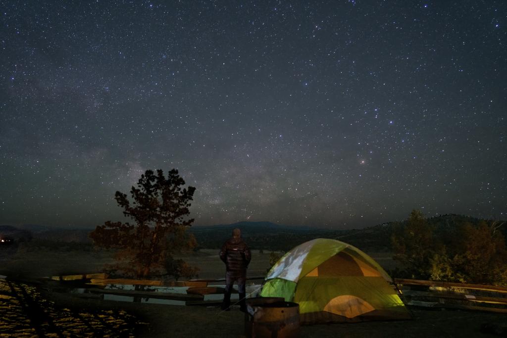 nighttime-at-prineville-reservoir-state-park-the-first-state-park-with-this-designation-in-oregon