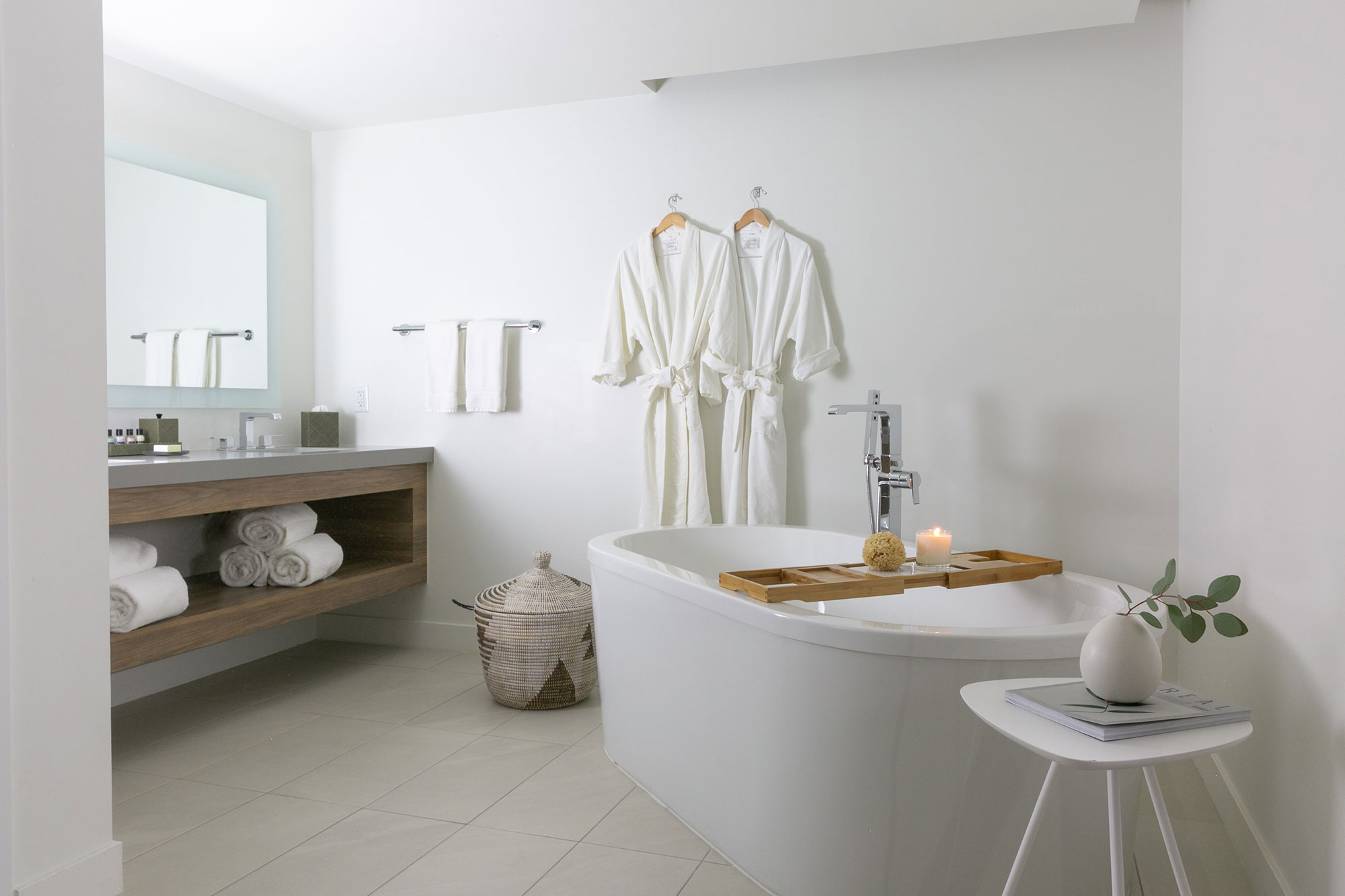 suite-bathroom