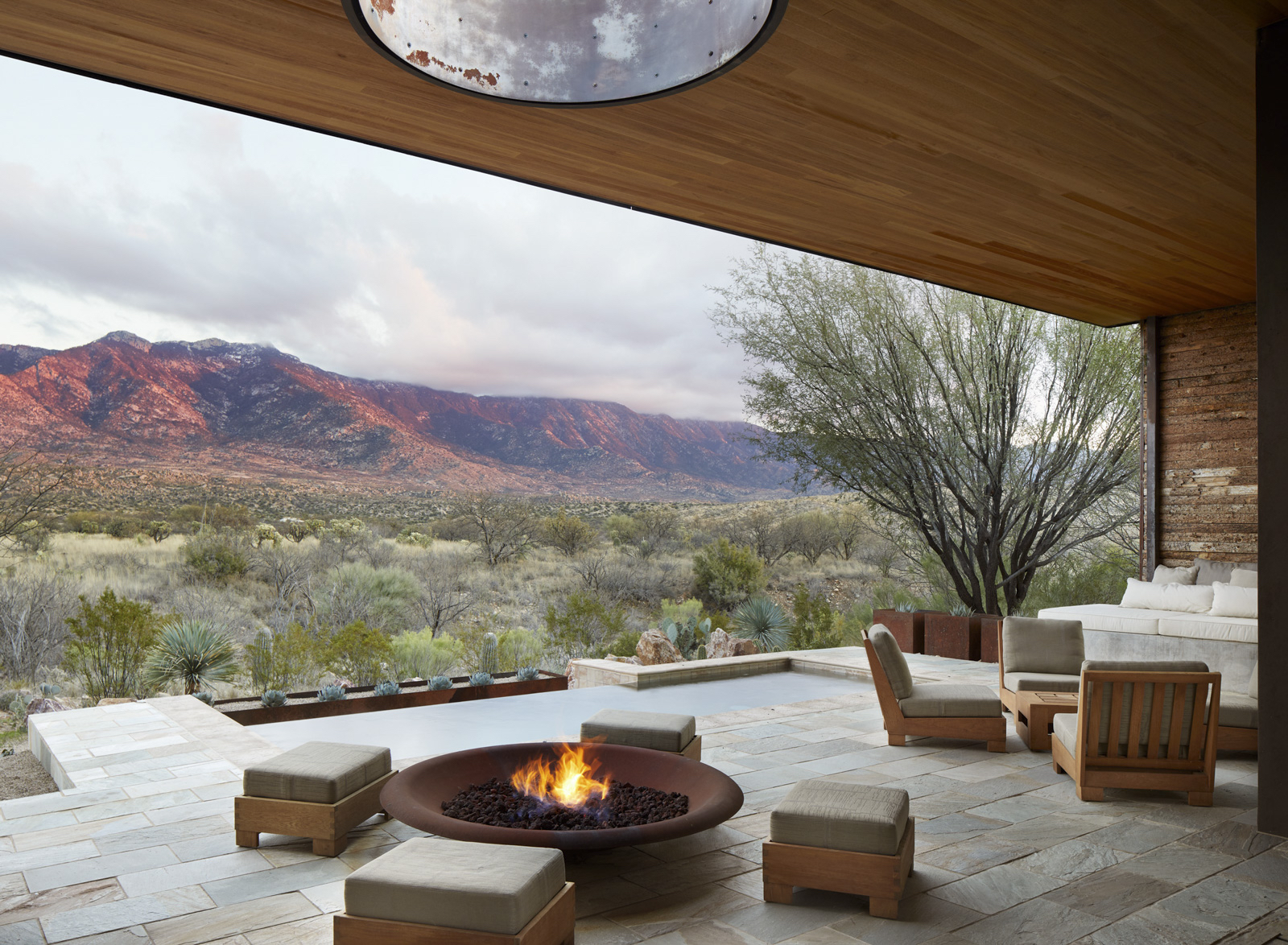 gratitude-retreat-patio