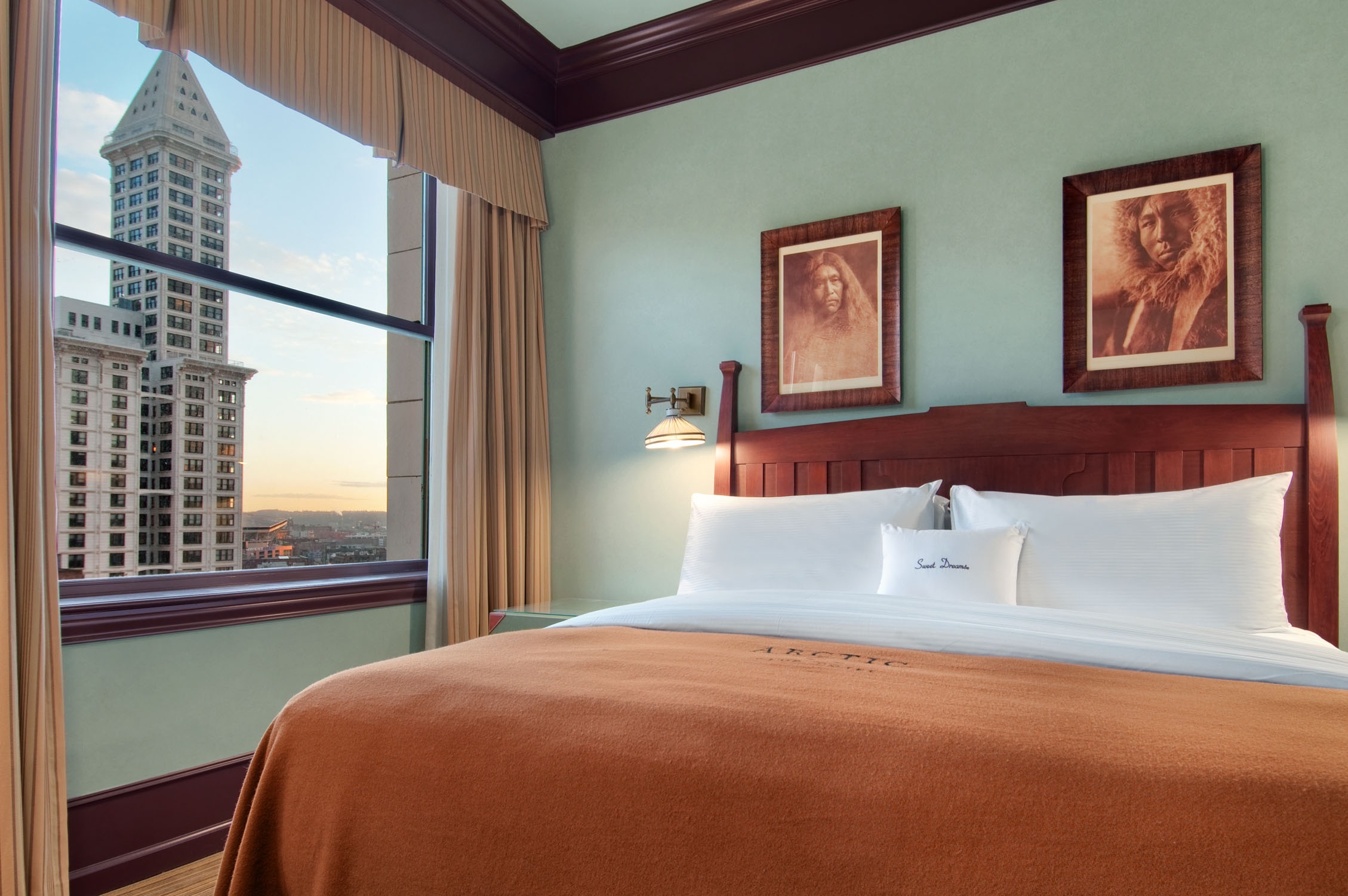 ac-room-with-smith-tower