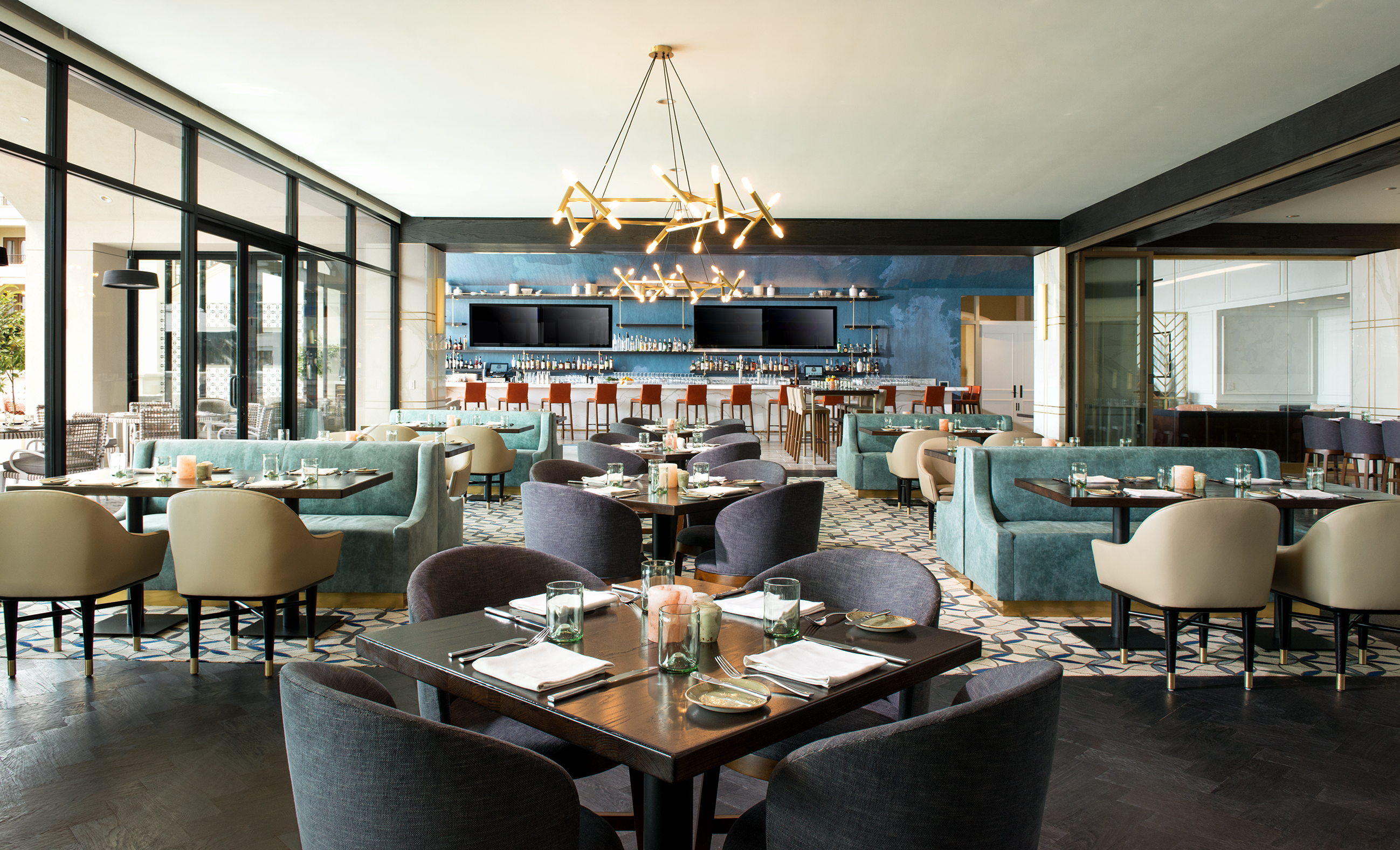 aveo-table-and-bar-dining-room