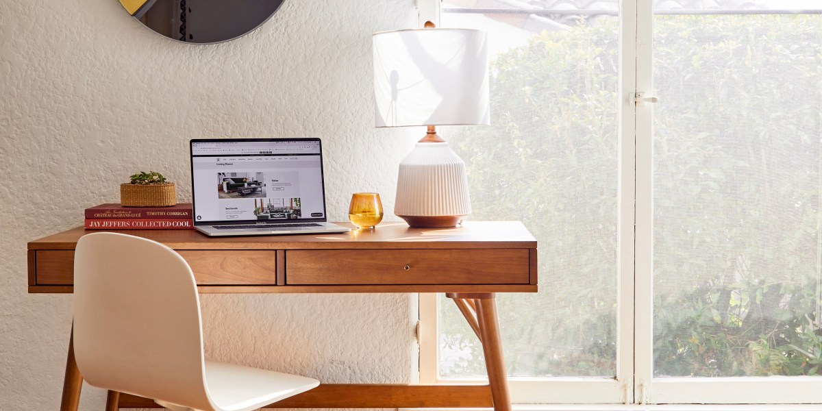 Swivel office desk chair from Apt2B