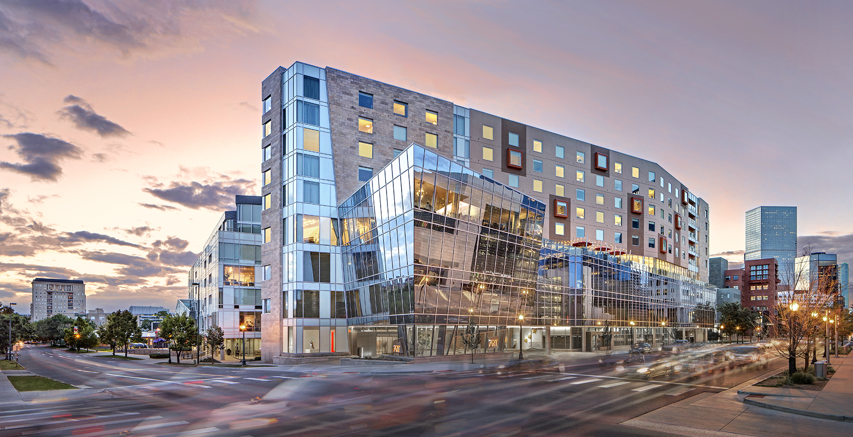 arthotel_exteriordusk_v8s