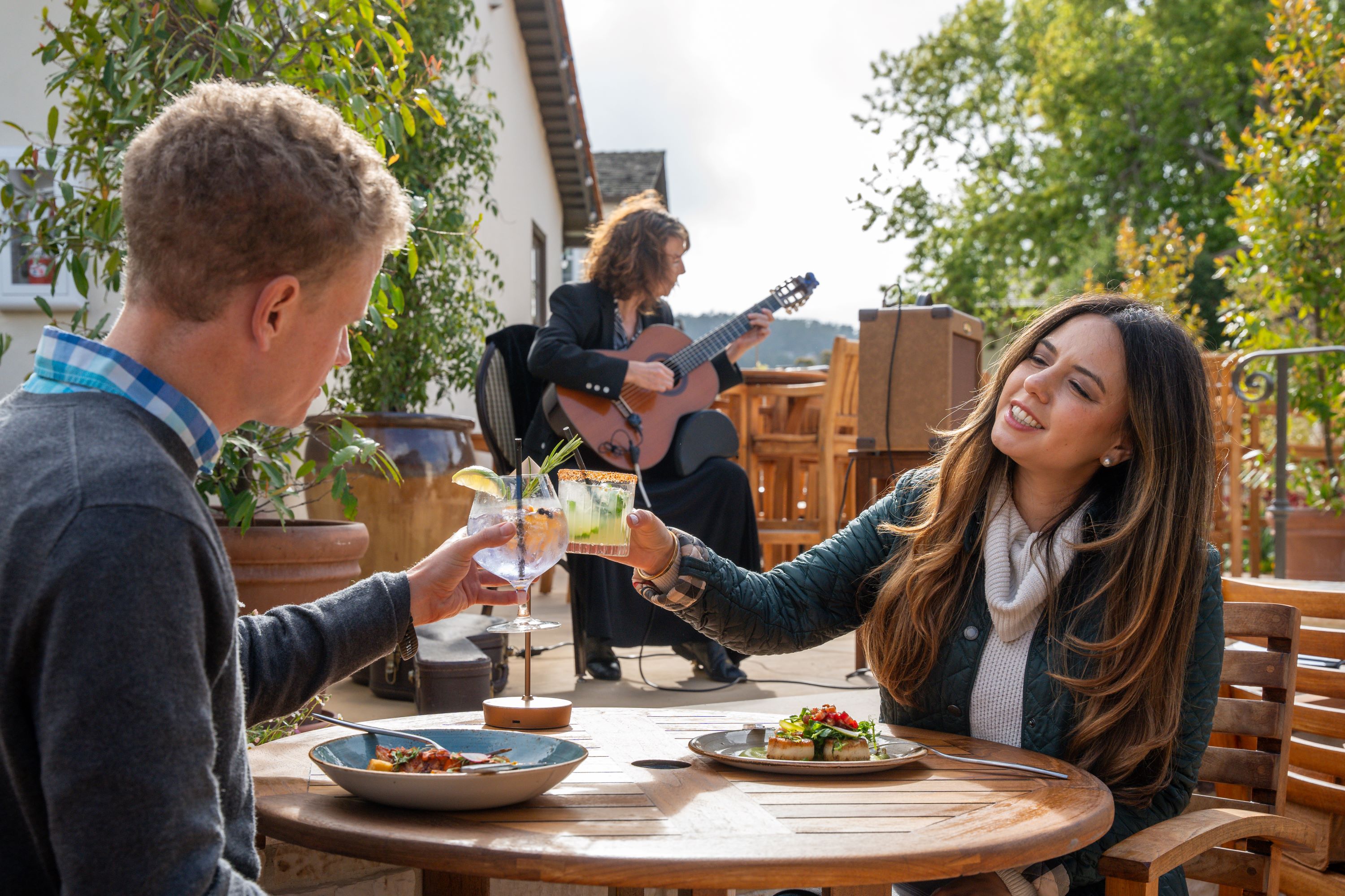 dining-on-casa-munras-patio