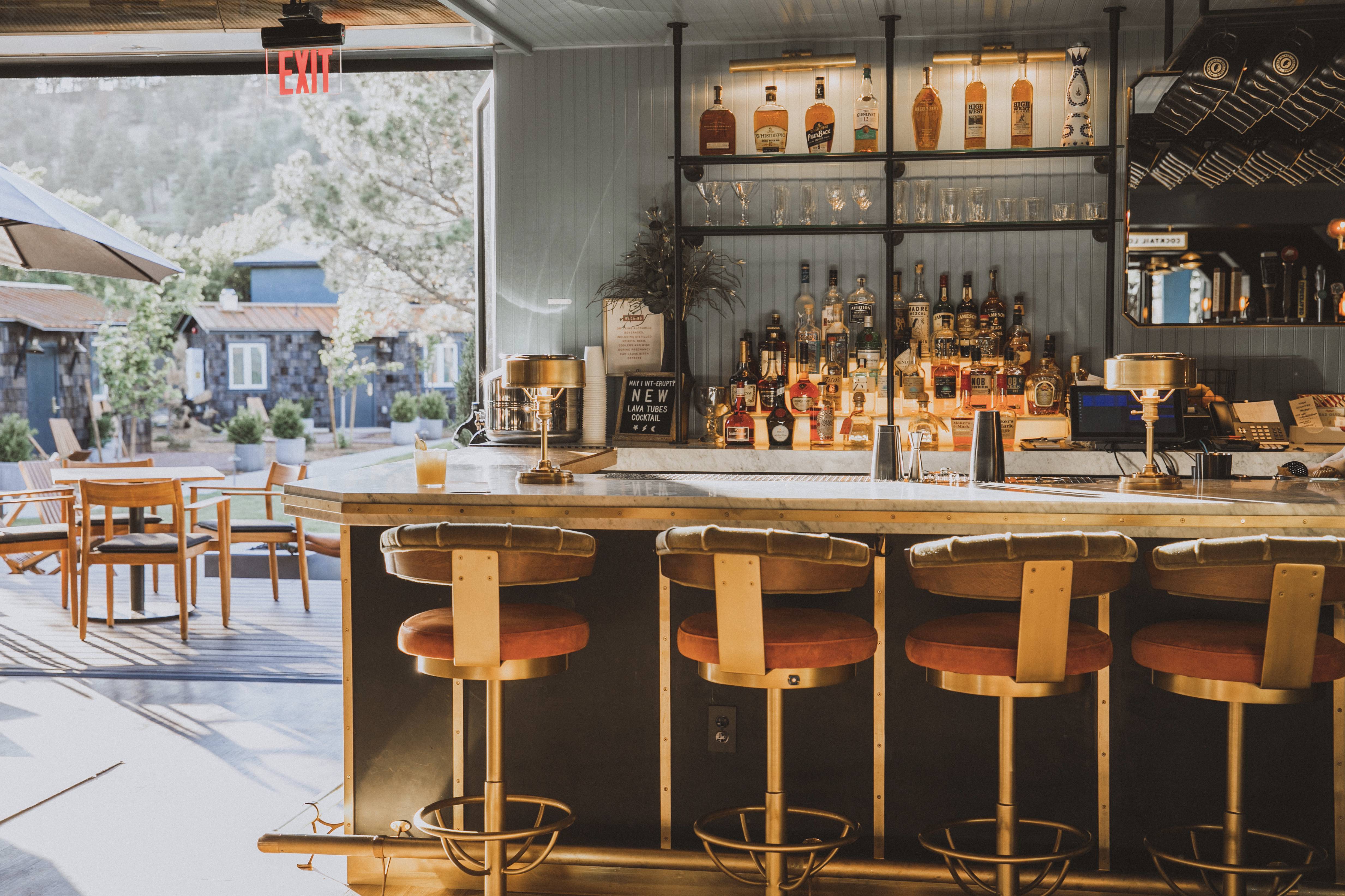 bar-patio_jenna-mckone