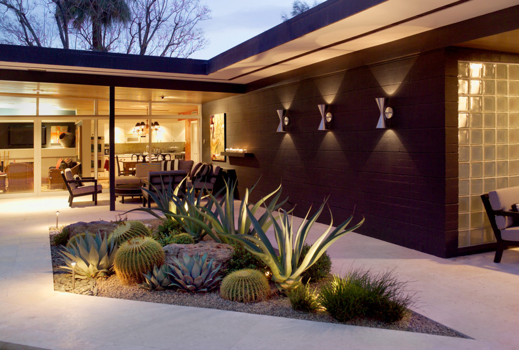 Boulder landscaping - courtyard