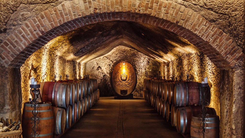 Virtual Tastings, Free Shipping, and More: Your Guide to the Wine World During Quarantine