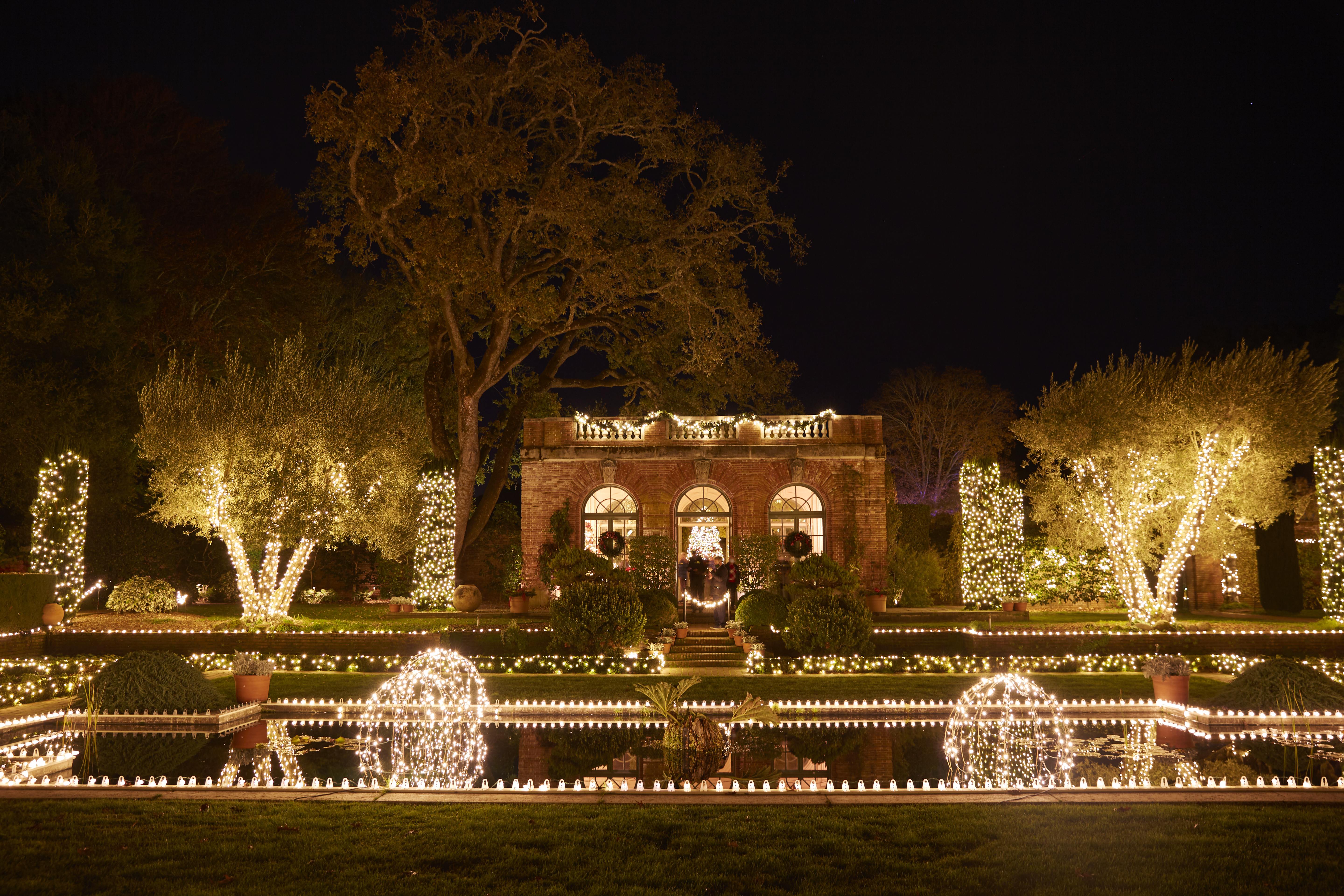 cda-holidays-sunken-garden