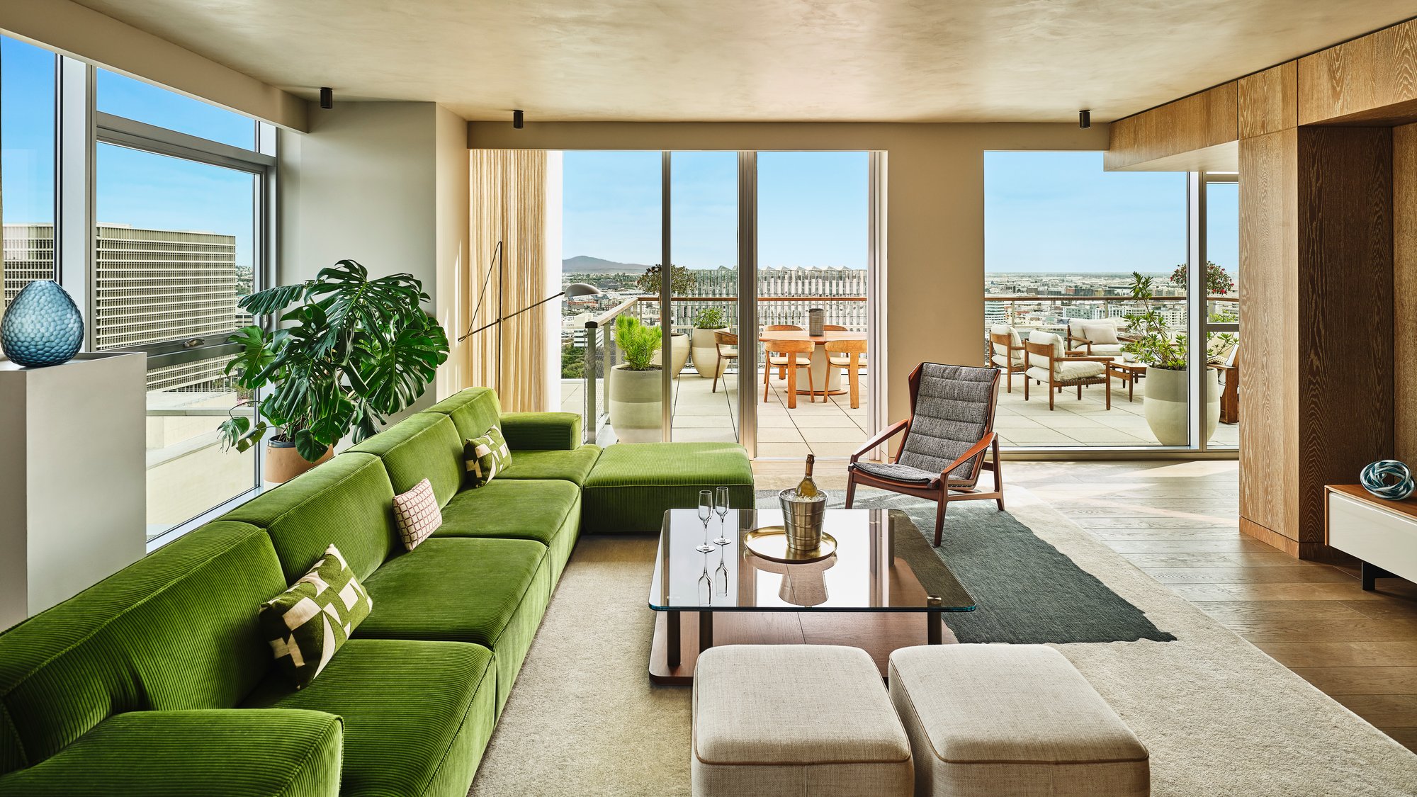 guest-room-at-conrad-los-angeles