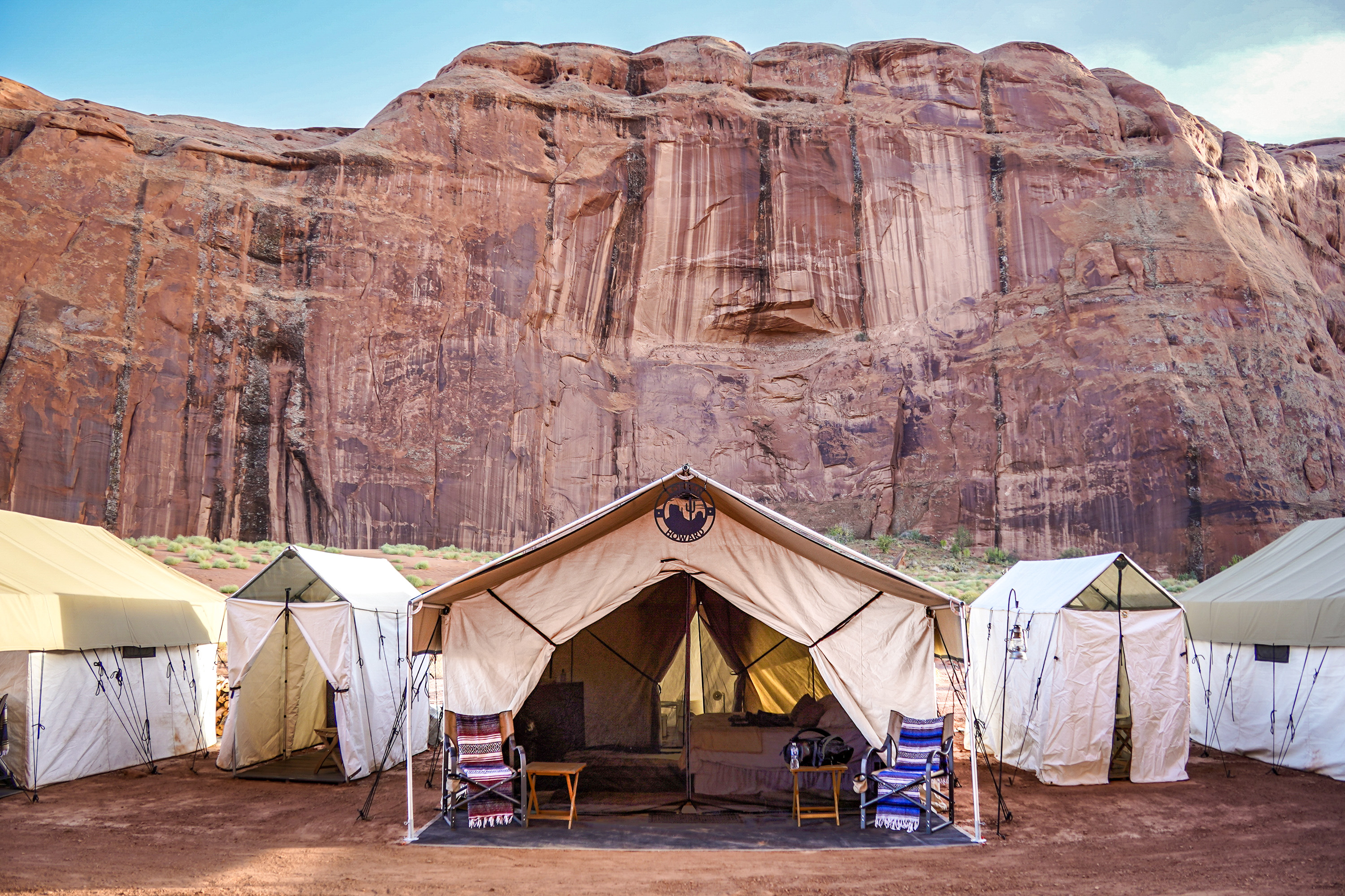 monument-valley-camp