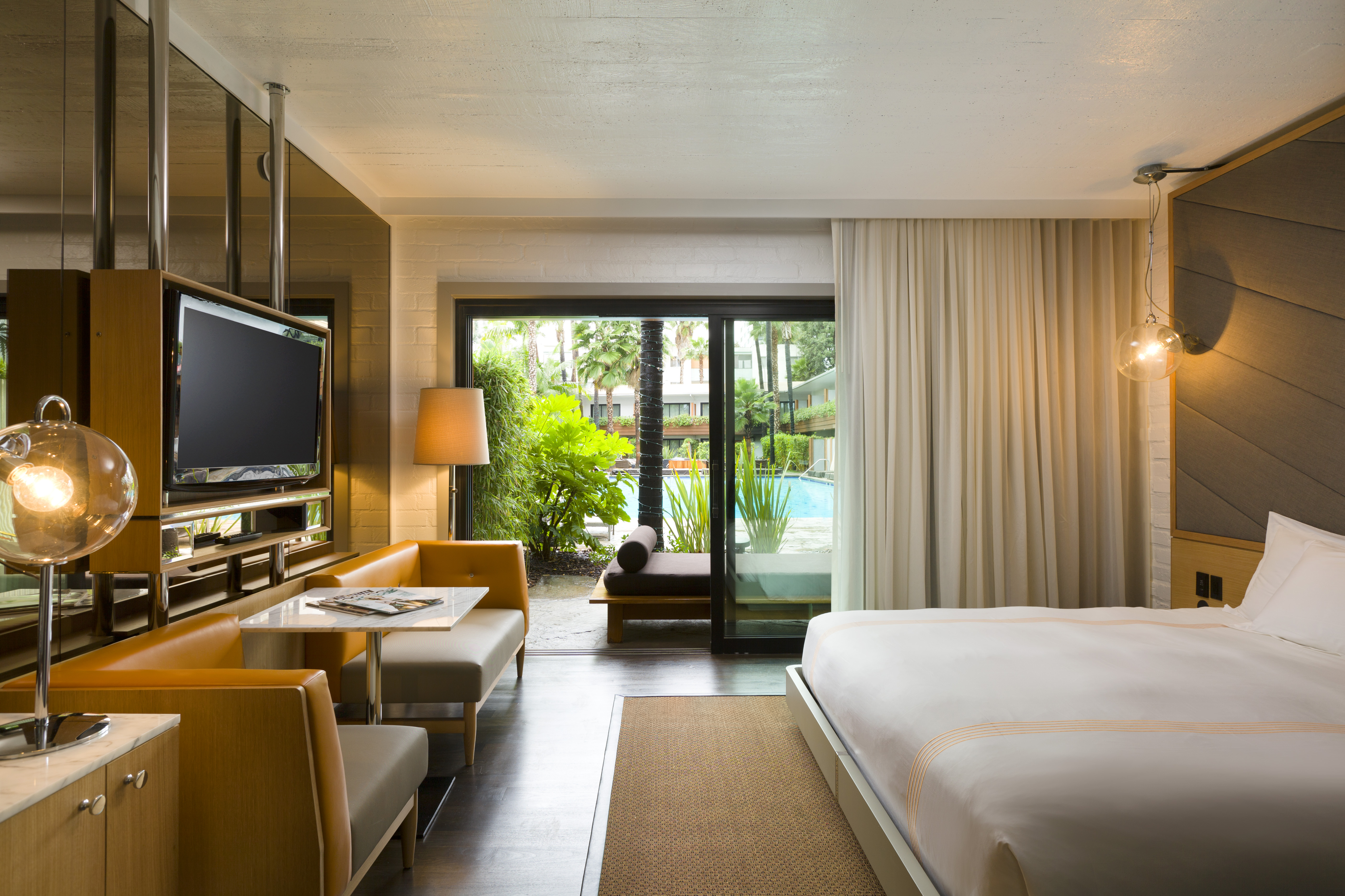 cabana-guest-rooms-bungalow-poolside