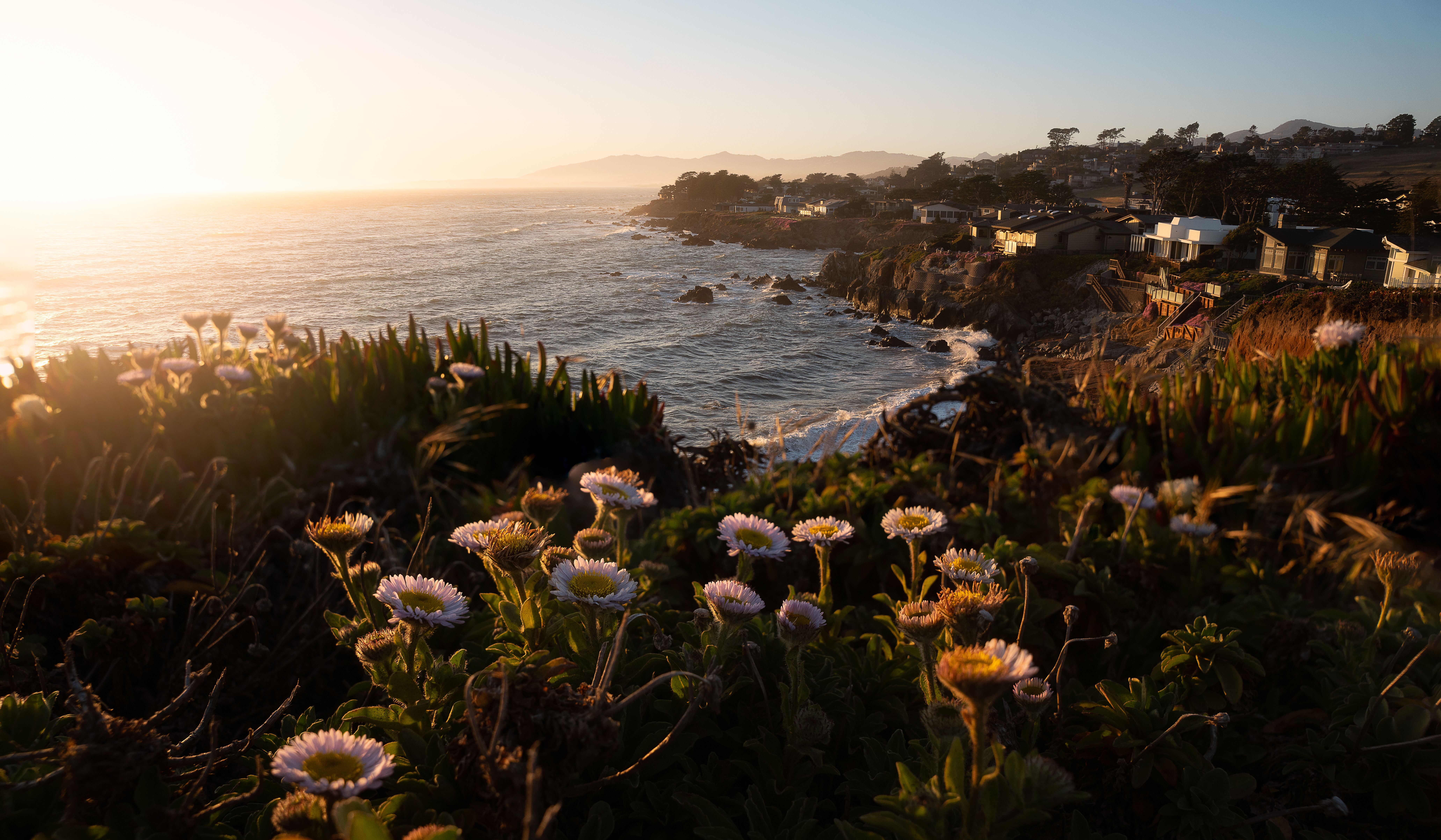 historic-architecture-art-galleries-boutique-shops-and-antiques-galore-in-the-coastal-community-of-cambria