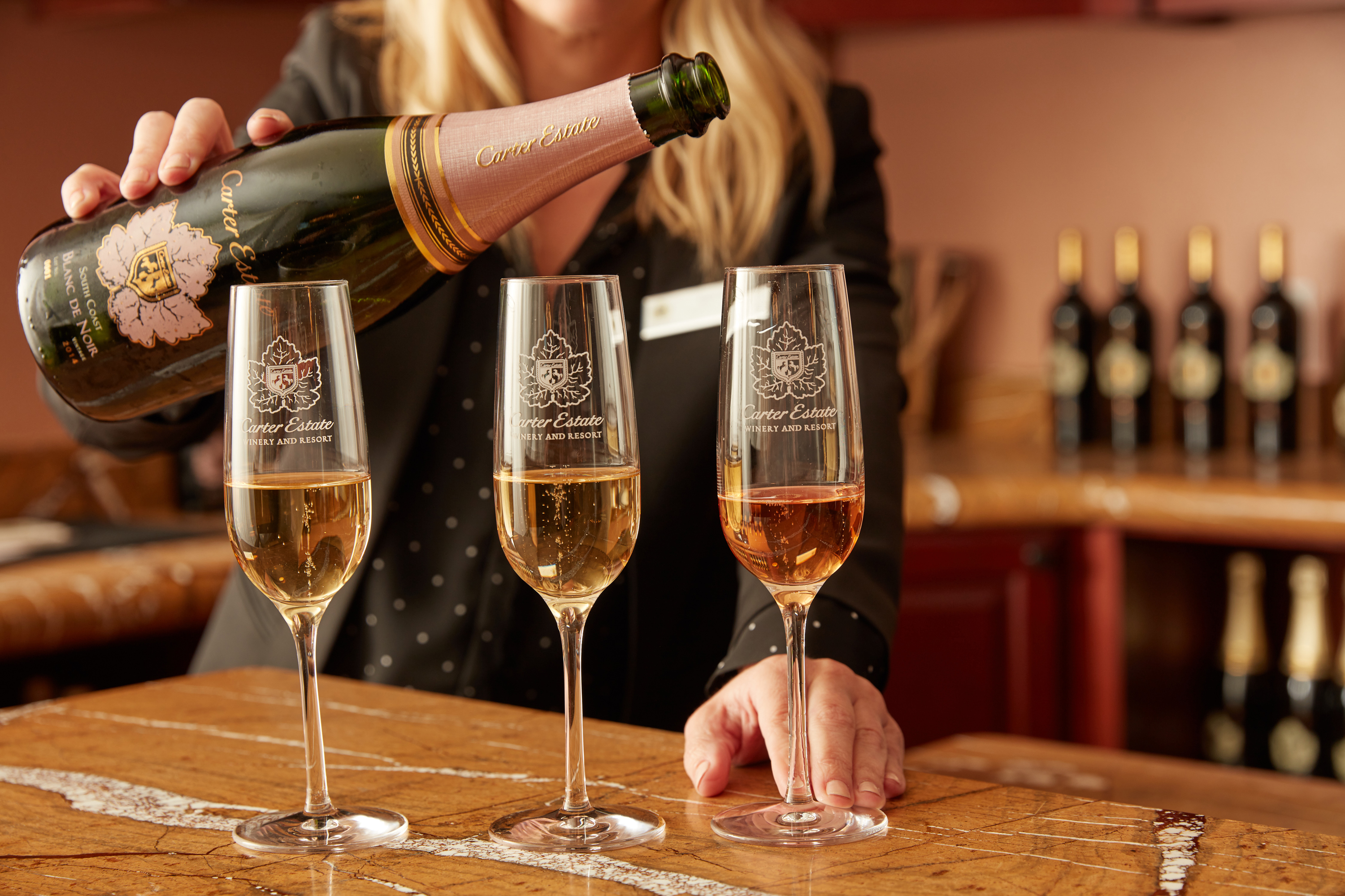 carter-estate_tastingroom_bubbly