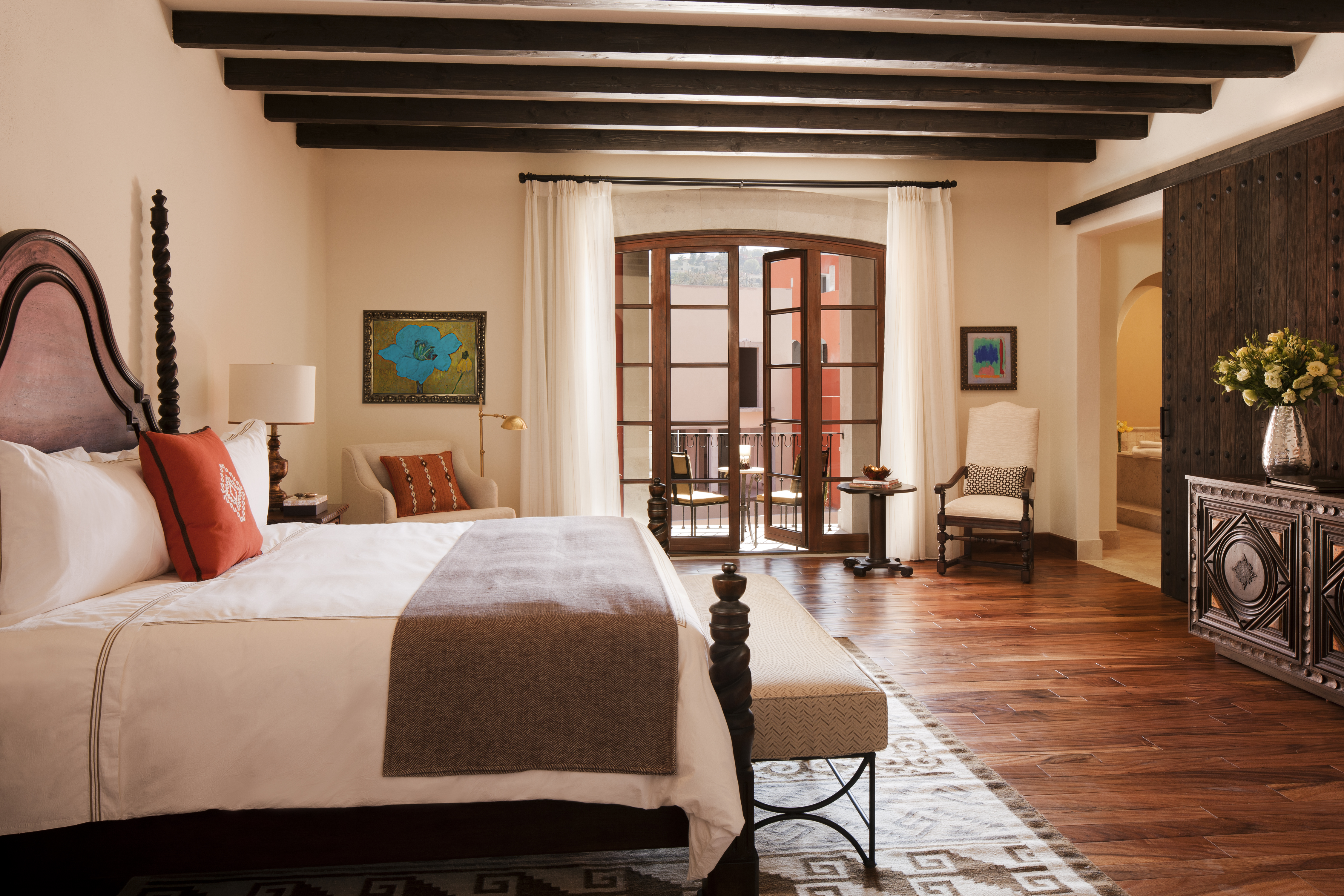 colonial-suite