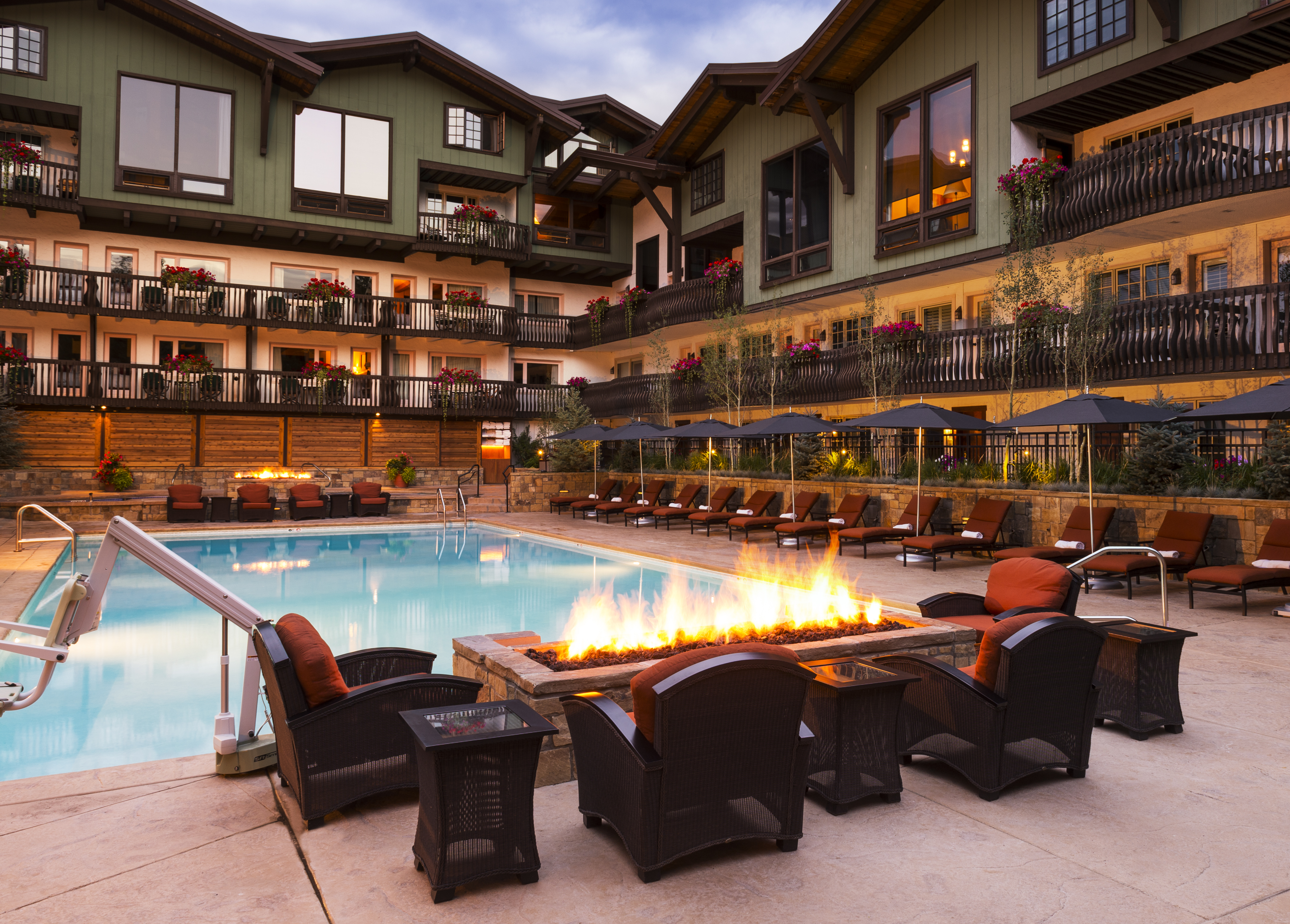 copy-of-lav_pool_firepit_dusk