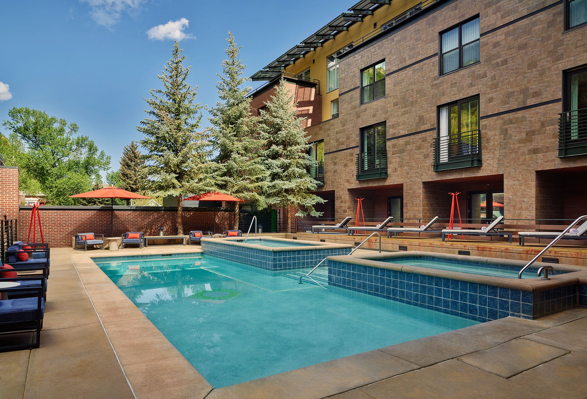 copy-of-web_lowres_lla_pool_68272